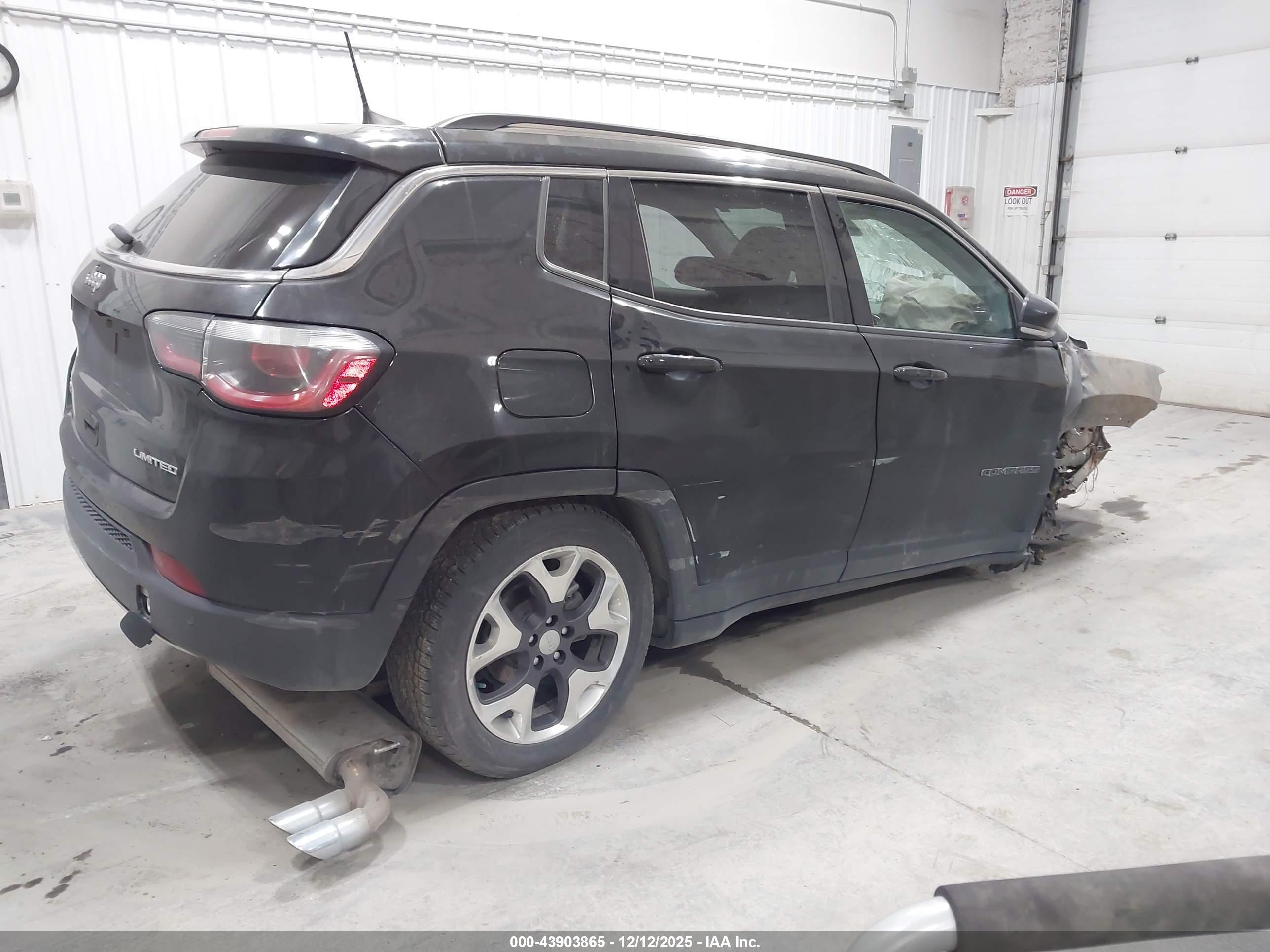 JEEP COMPASS image 4