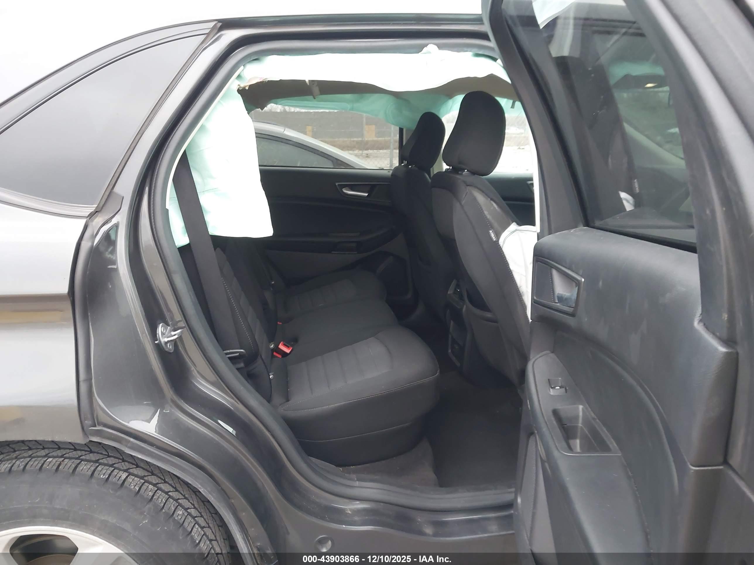 FORD EDGE image 8
