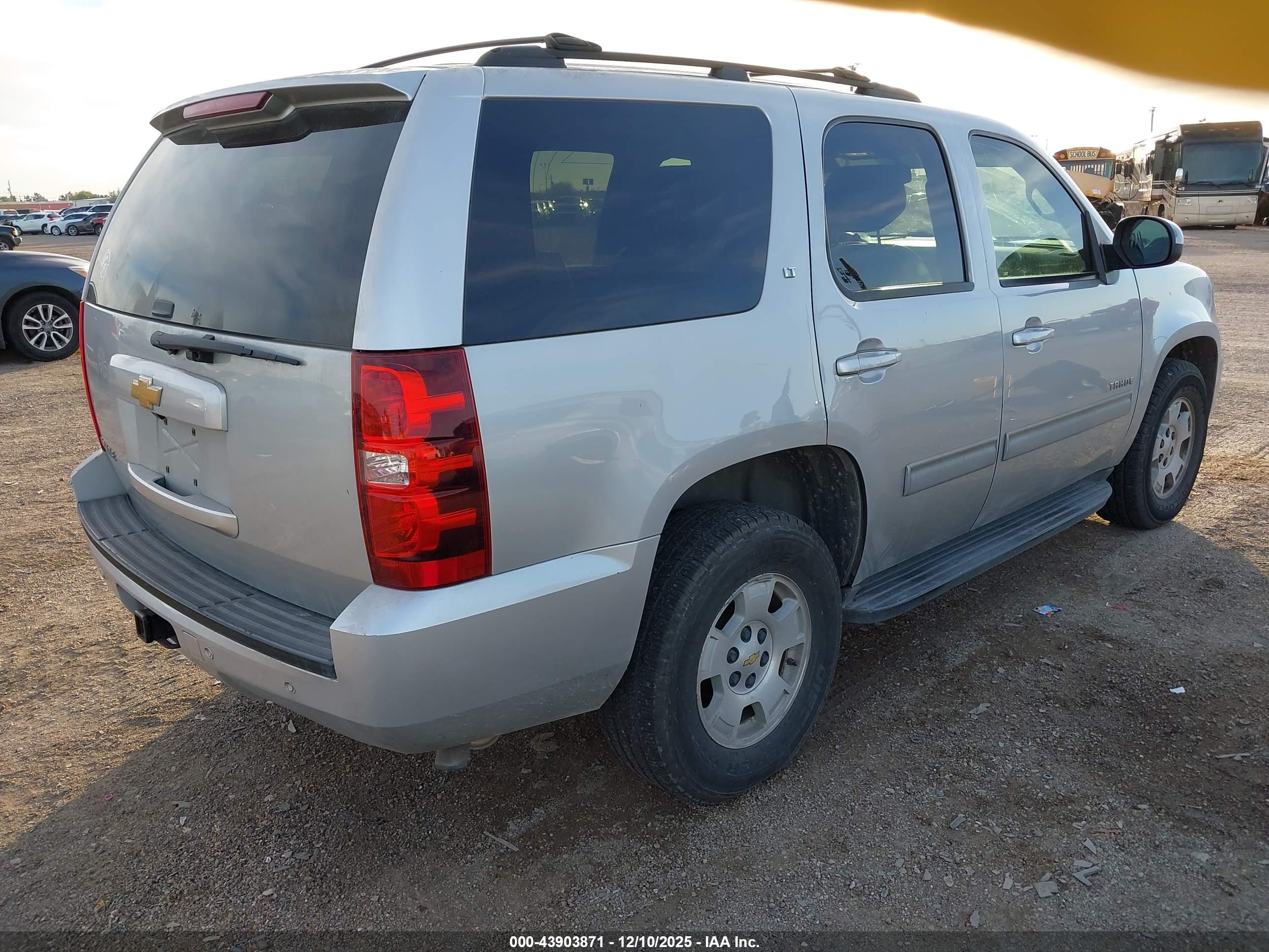 CHEVROLET TAHOE image 4