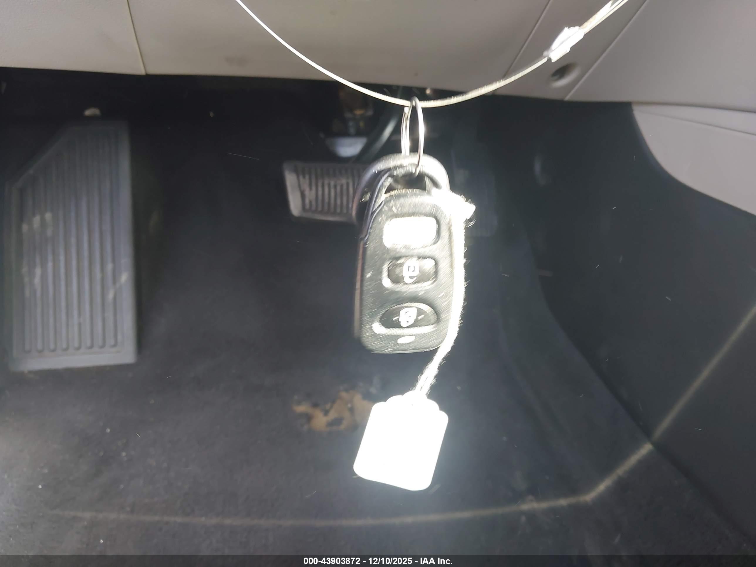 HYUNDAI ELANTRA image 11