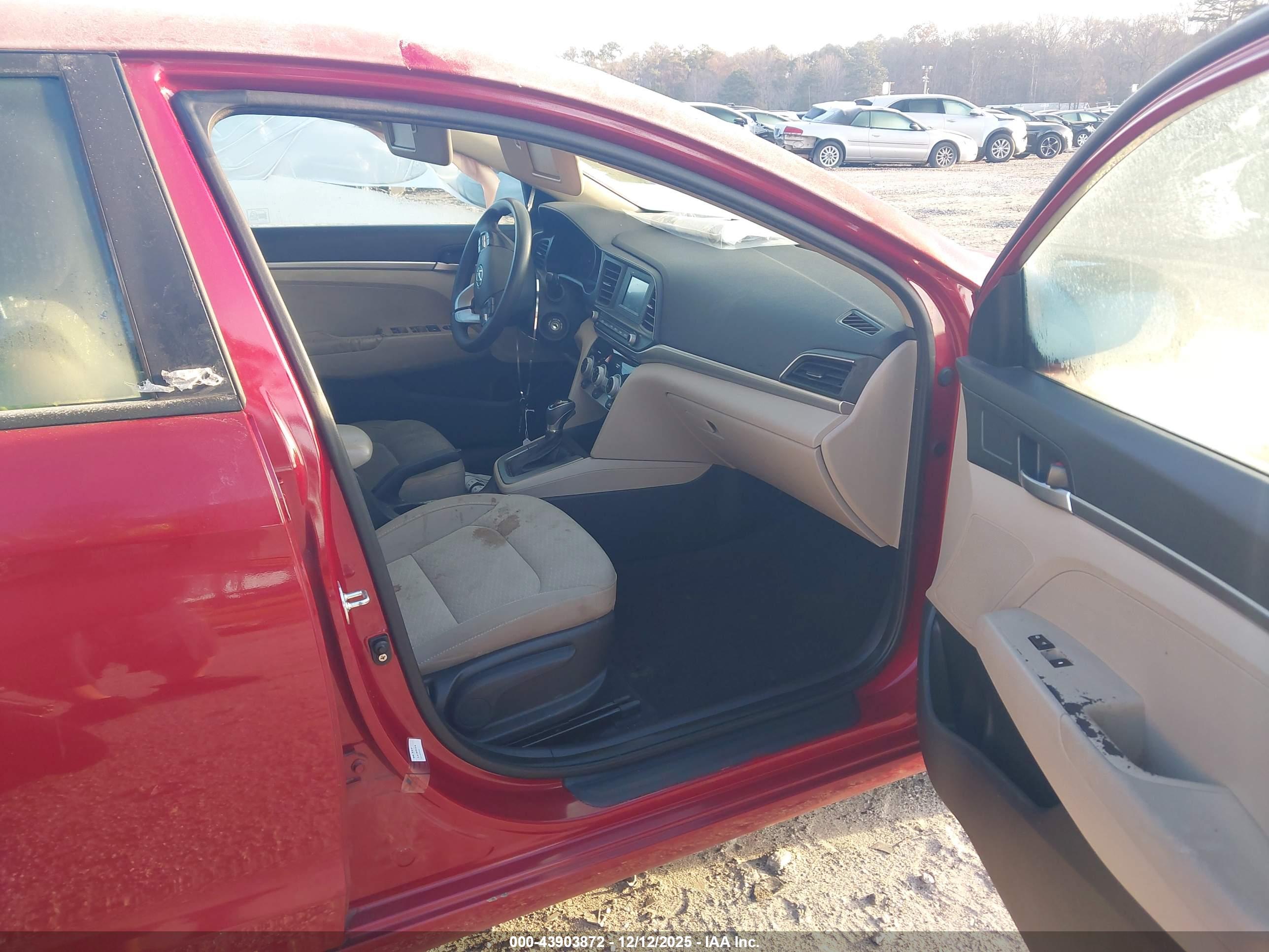 HYUNDAI ELANTRA image 5