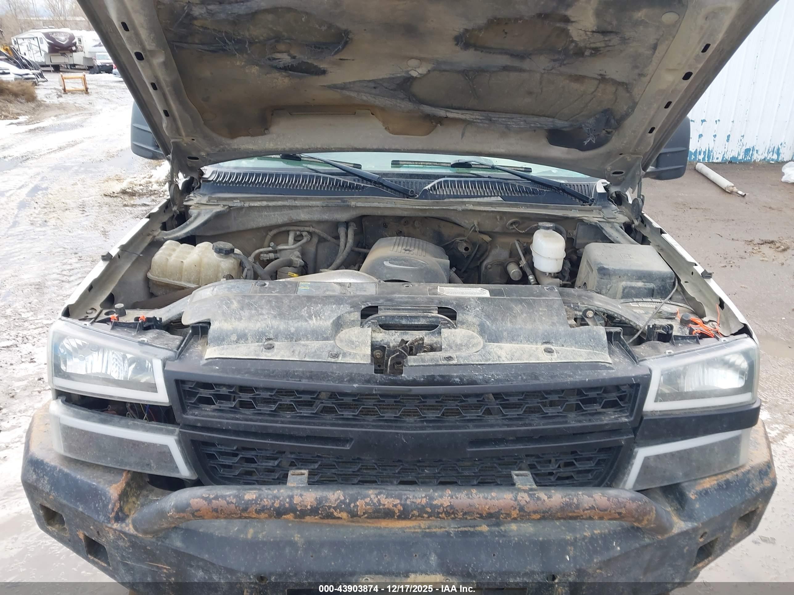 CHEVROLET SILVERADO image 10