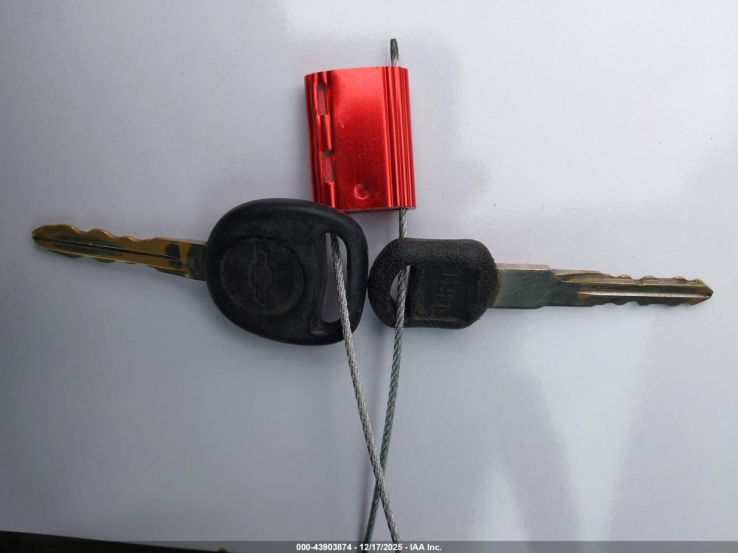 CHEVROLET SILVERADO image 11