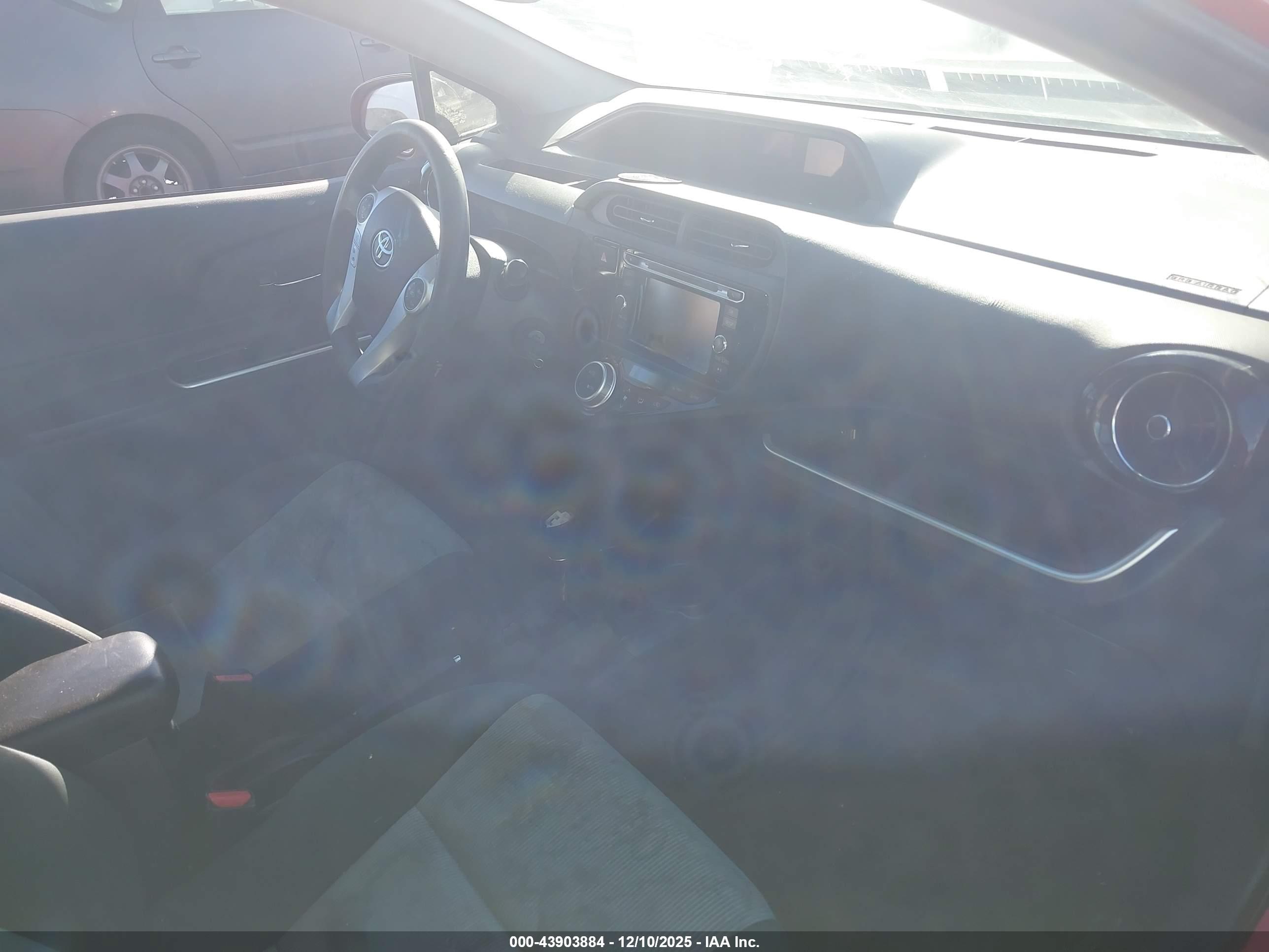 TOYOTA PRIUS image 5