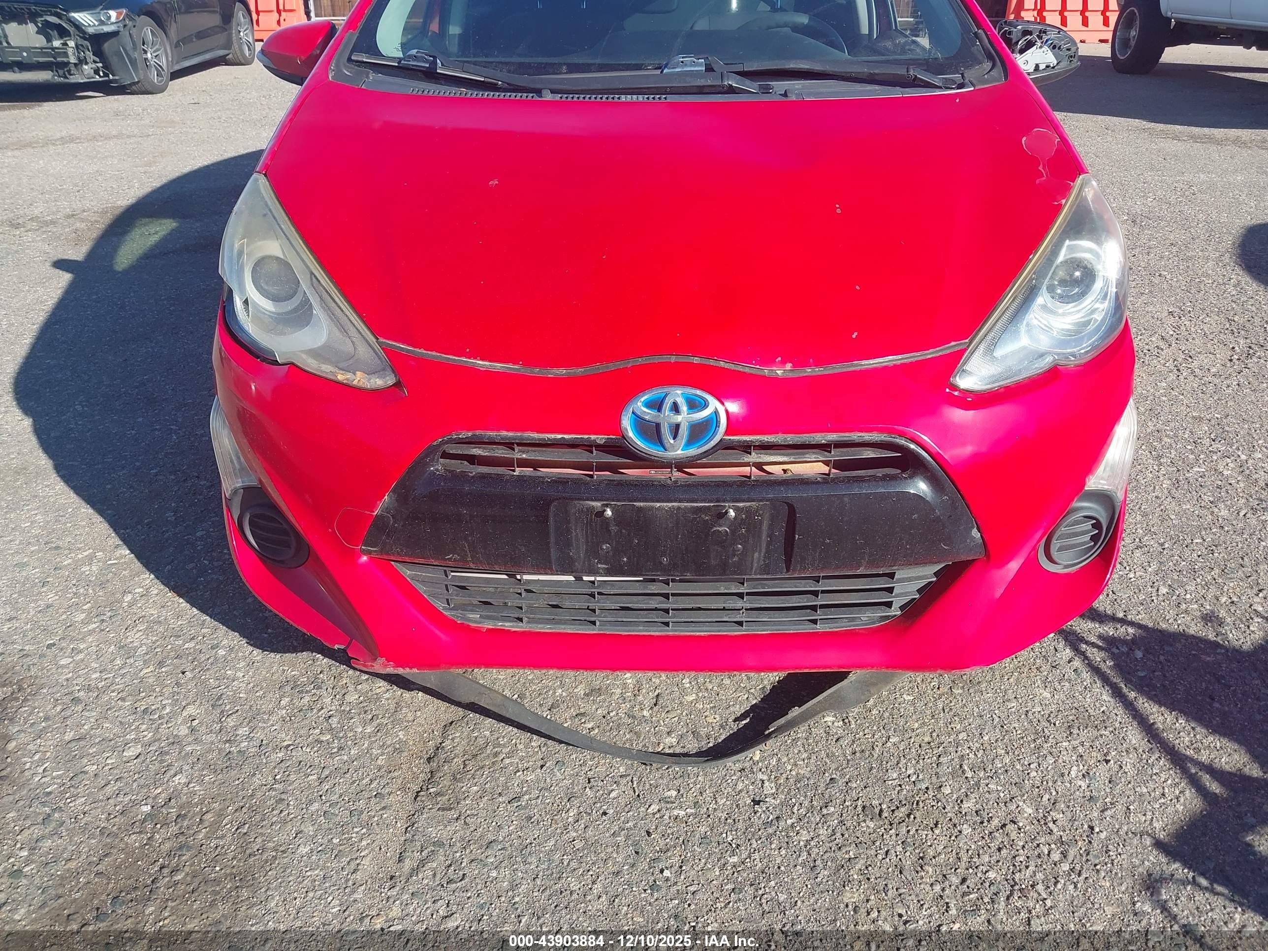 TOYOTA PRIUS image 6