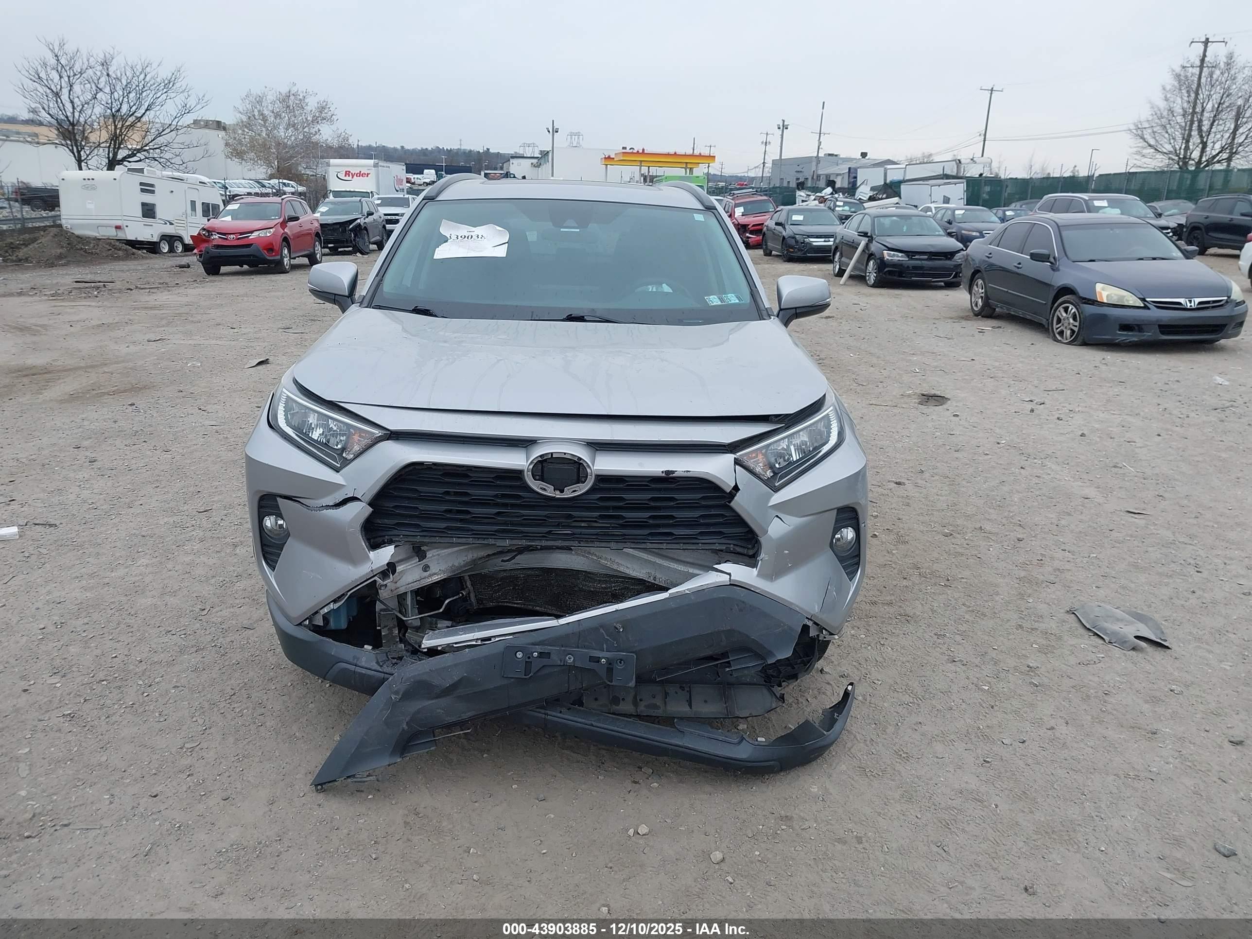 TOYOTA RAV4 image 6