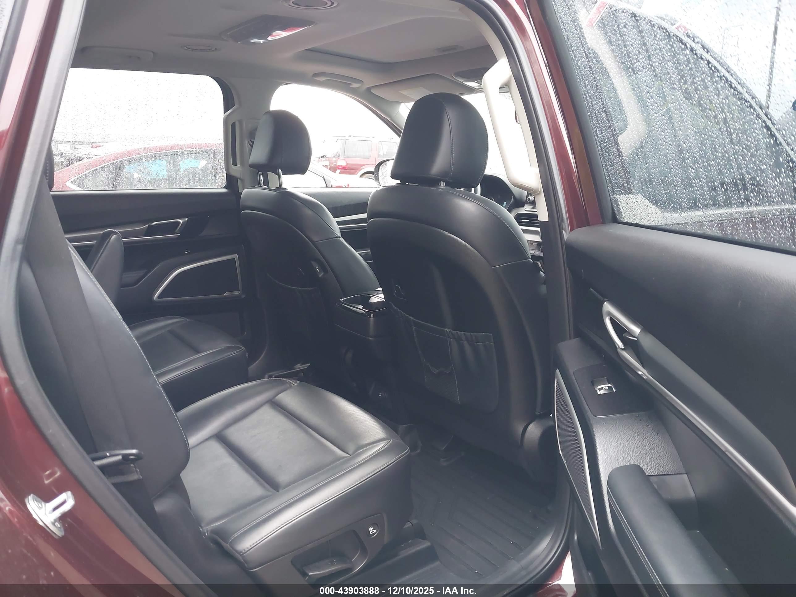 KIA TELLURIDE image 8
