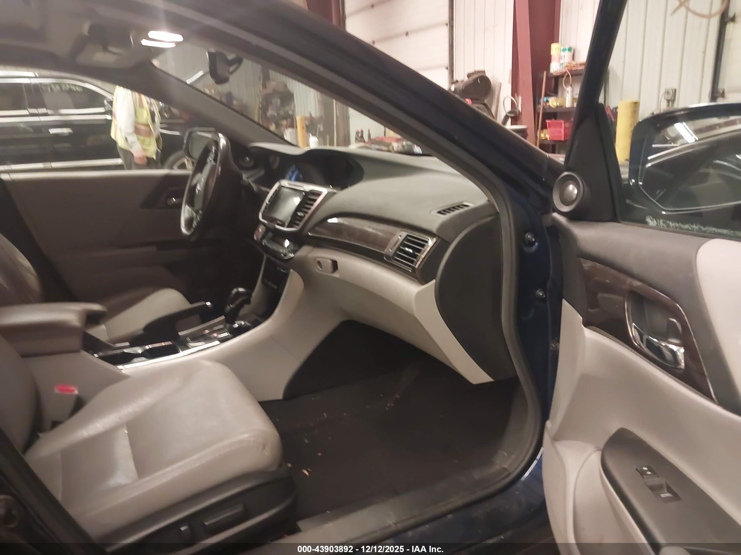 HONDA ACCORD image 5