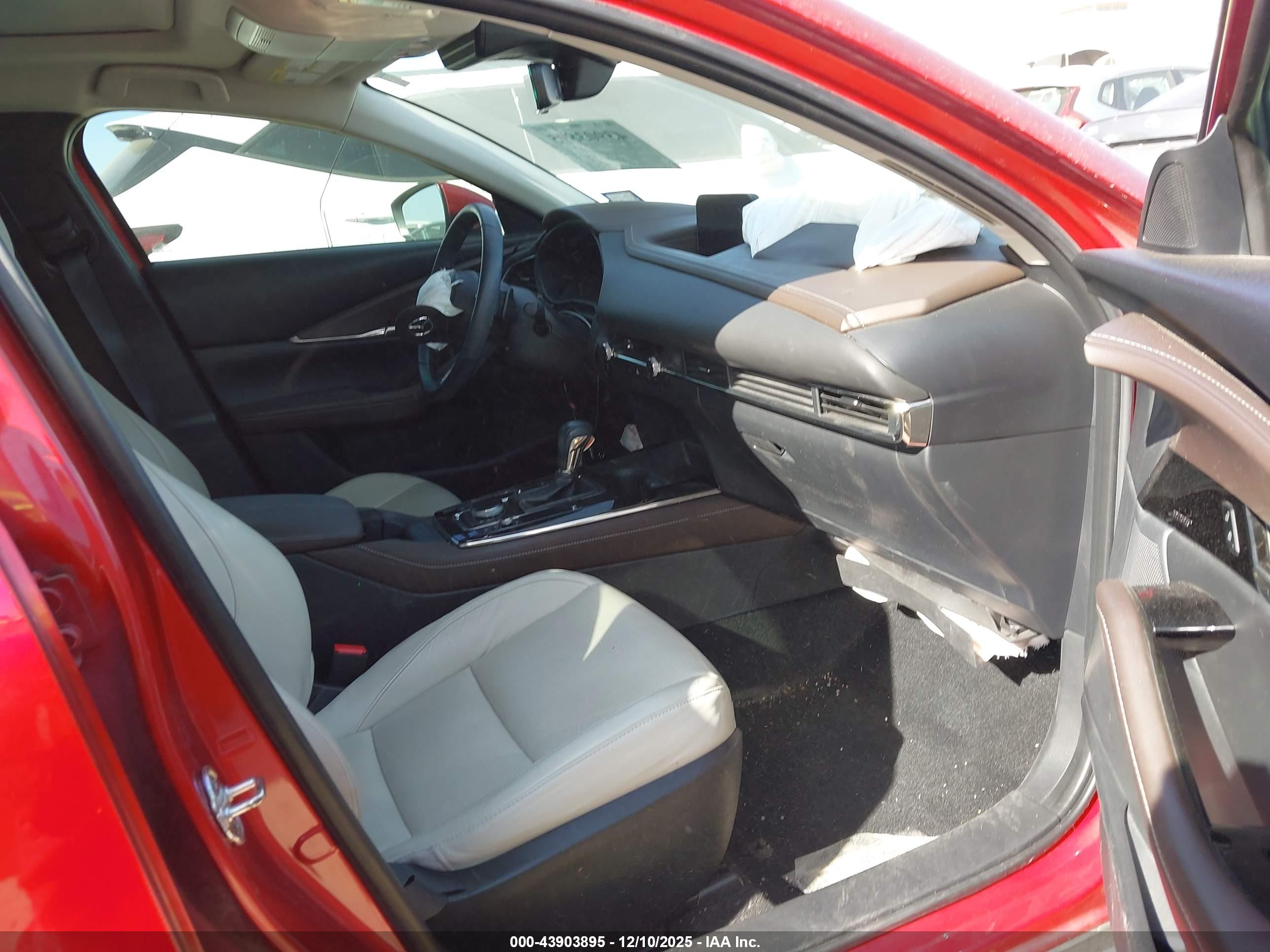 MAZDA CX-30 image 5