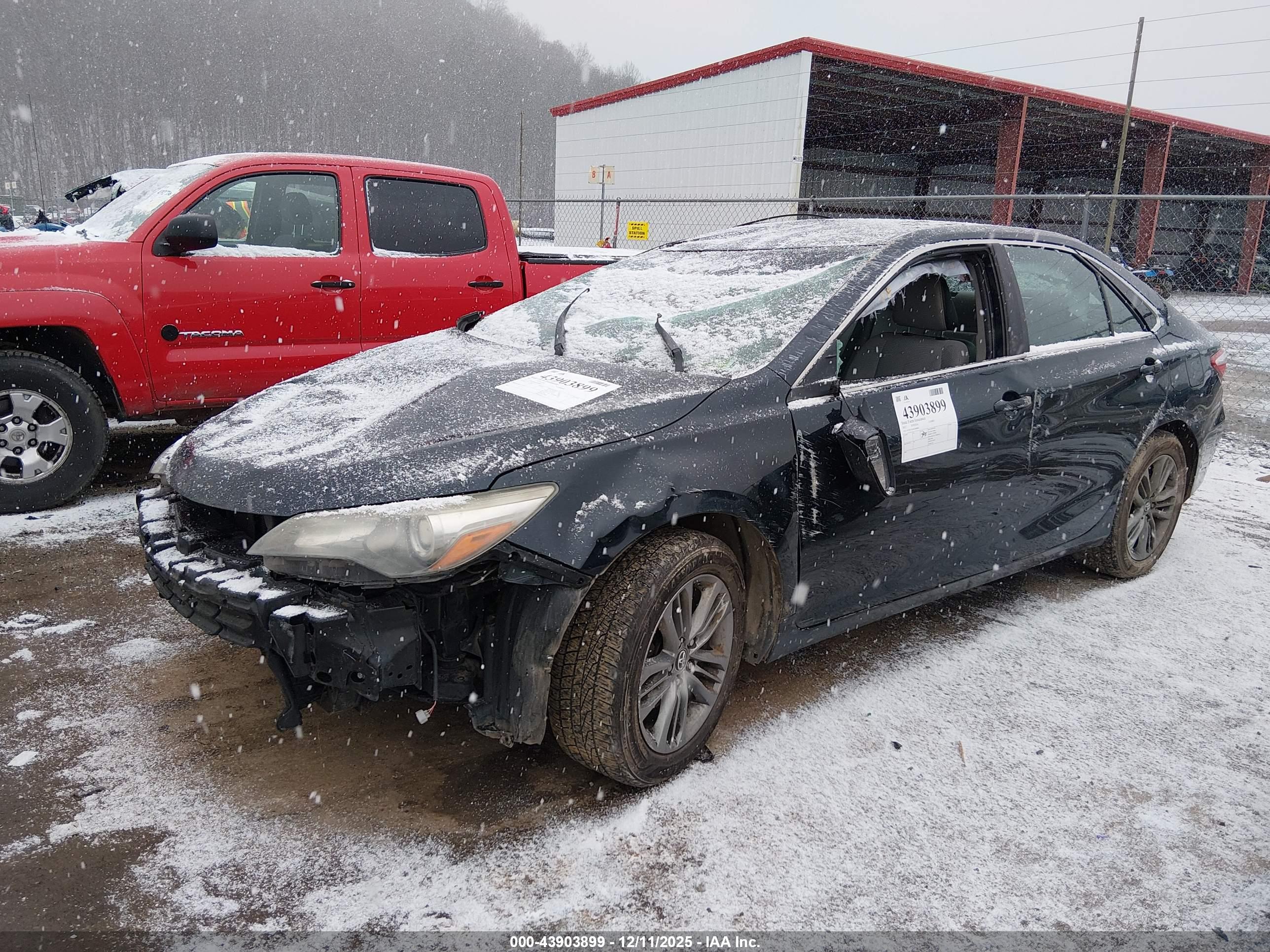TOYOTA CAMRY image 2