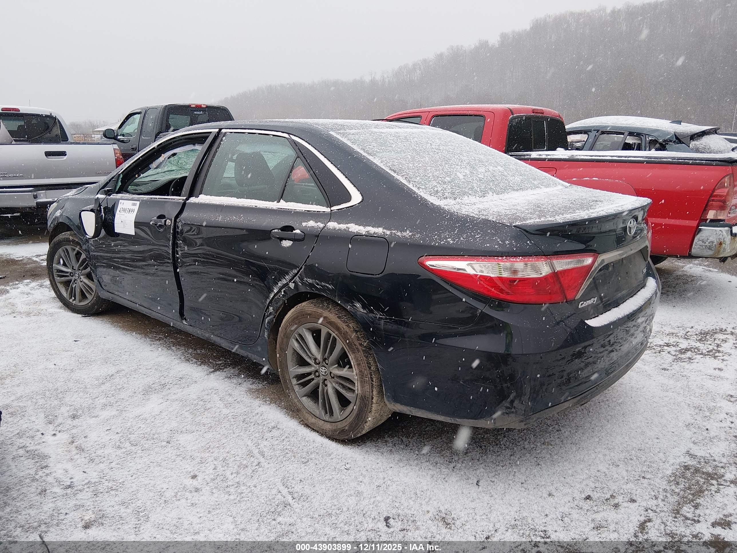 TOYOTA CAMRY image 3