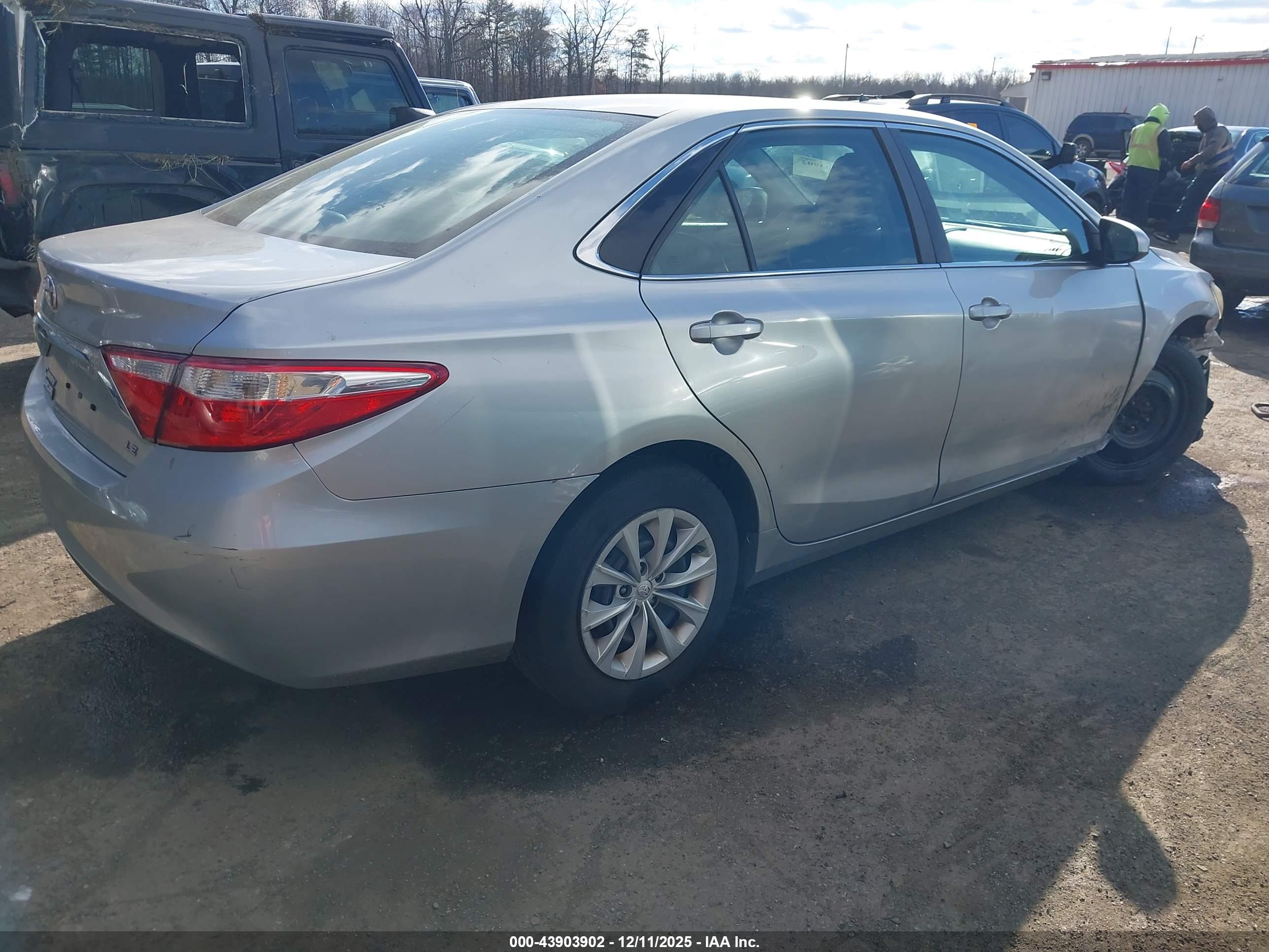 TOYOTA CAMRY image 4
