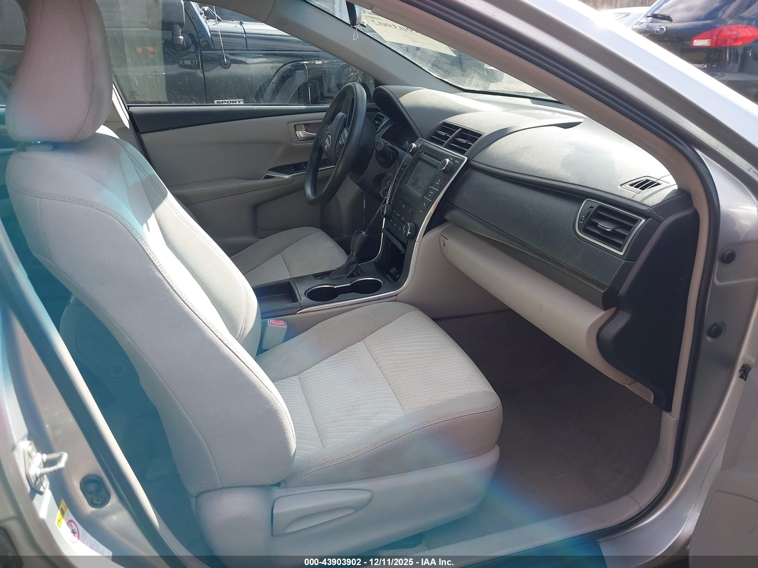 TOYOTA CAMRY image 5