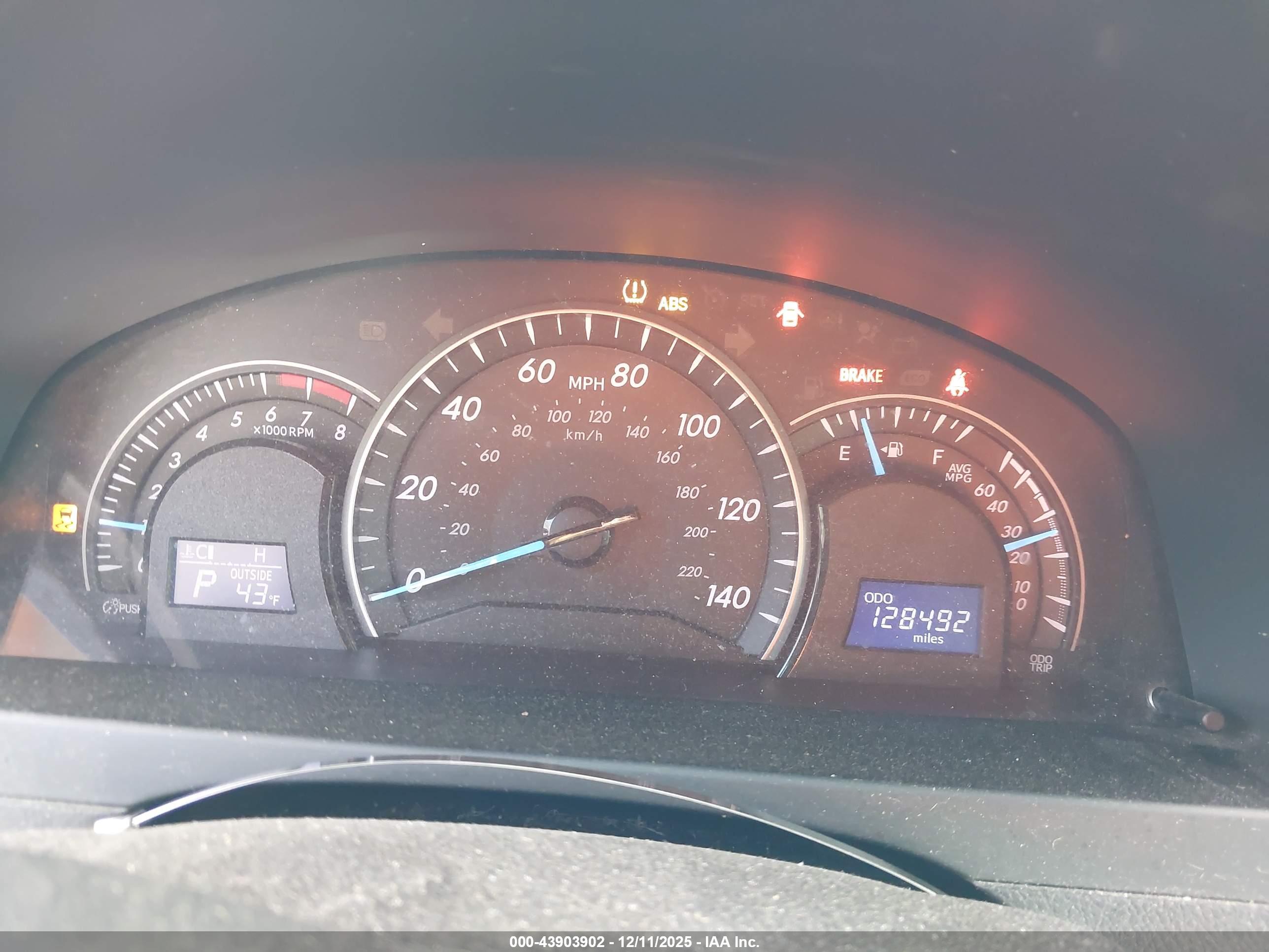 TOYOTA CAMRY image 7