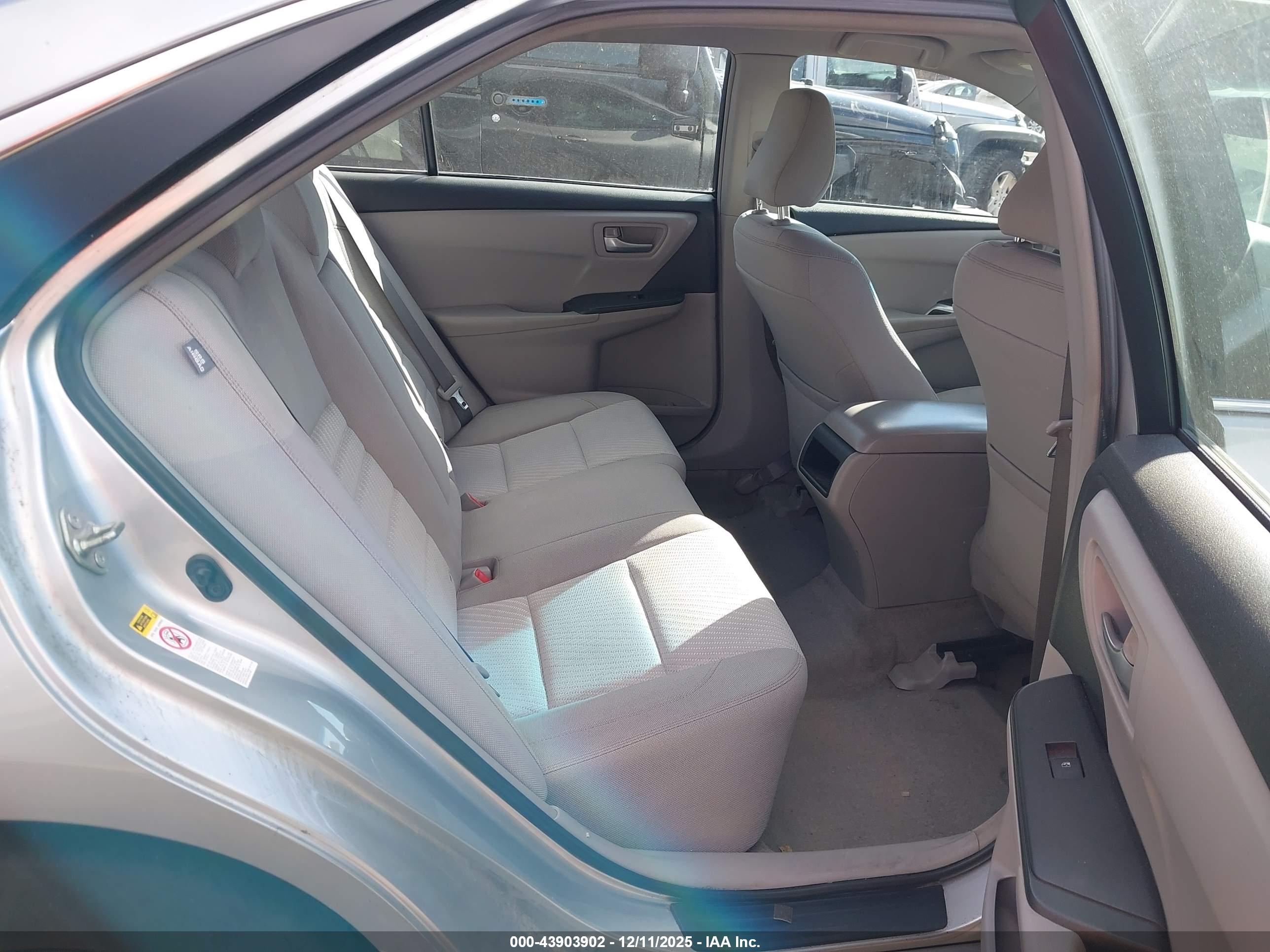 TOYOTA CAMRY image 8