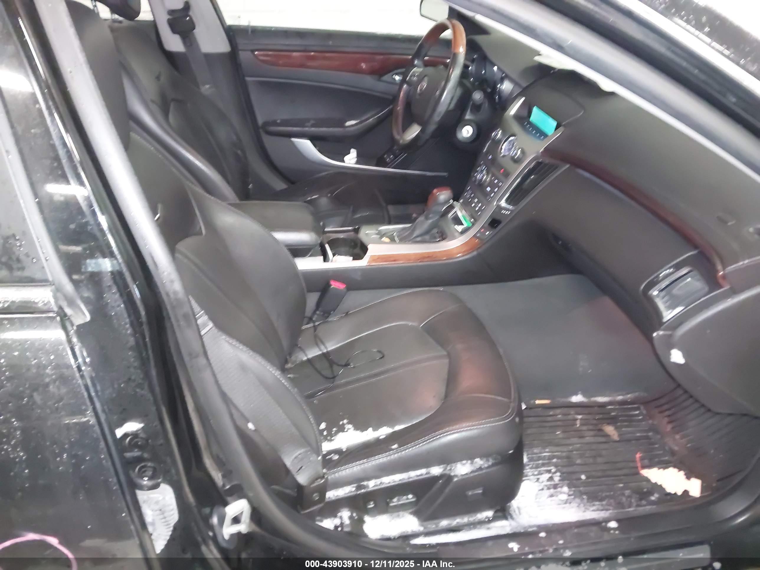 CADILLAC CTS image 5