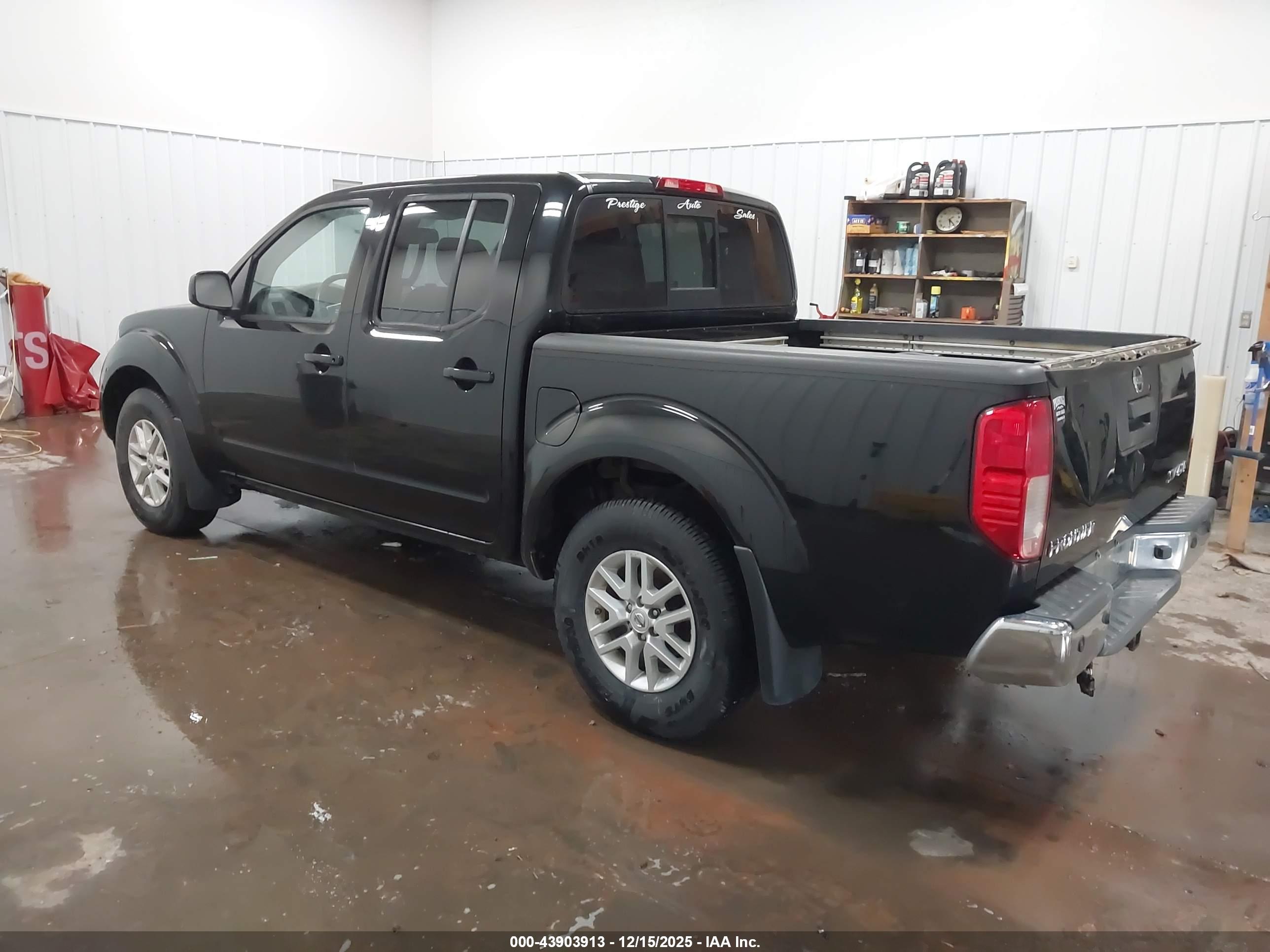 NISSAN FRONTIER image 3