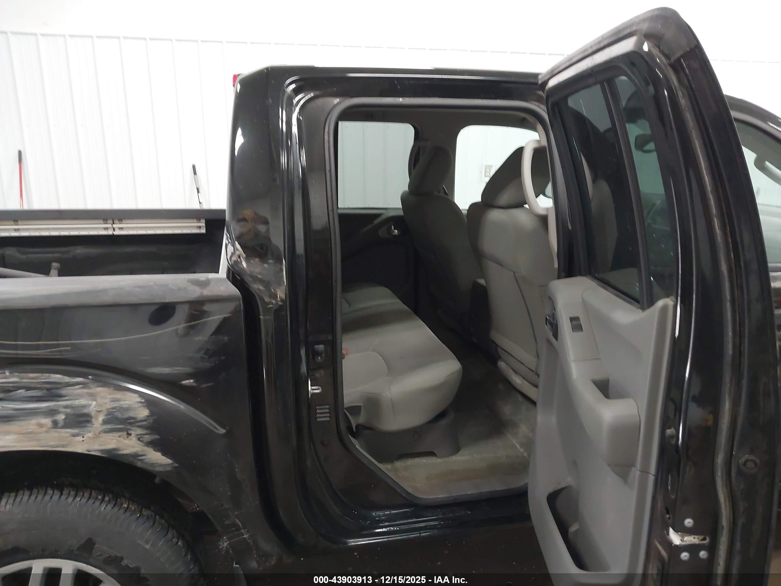 NISSAN FRONTIER image 8