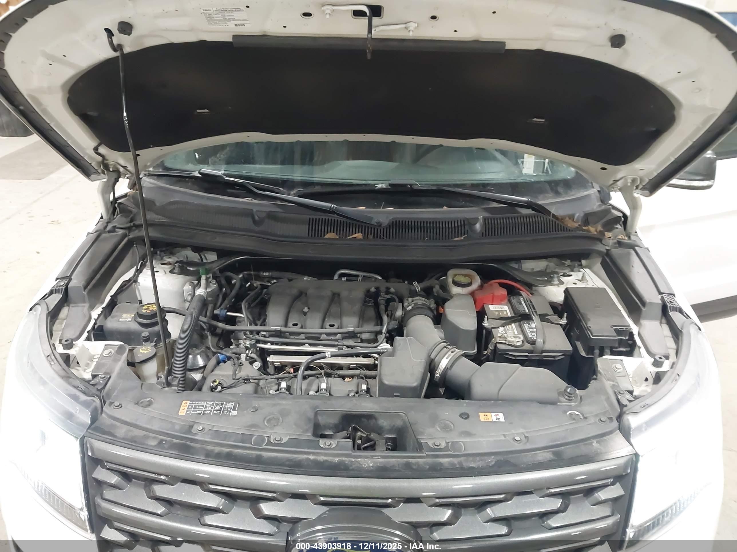 FORD EXPLORER image 10