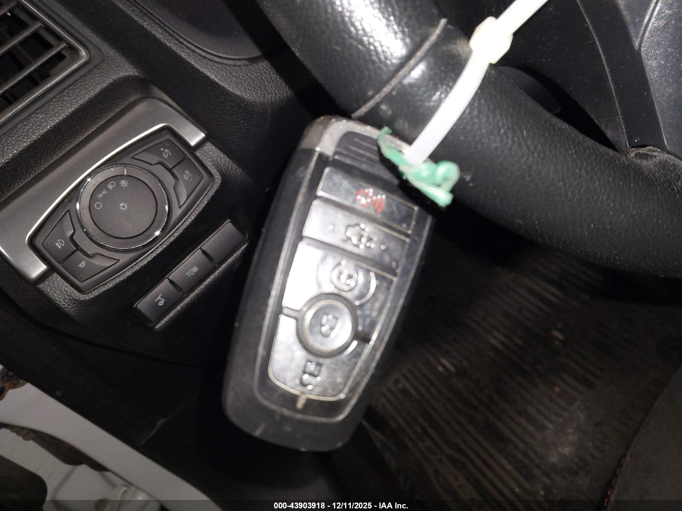 FORD EXPLORER image 11