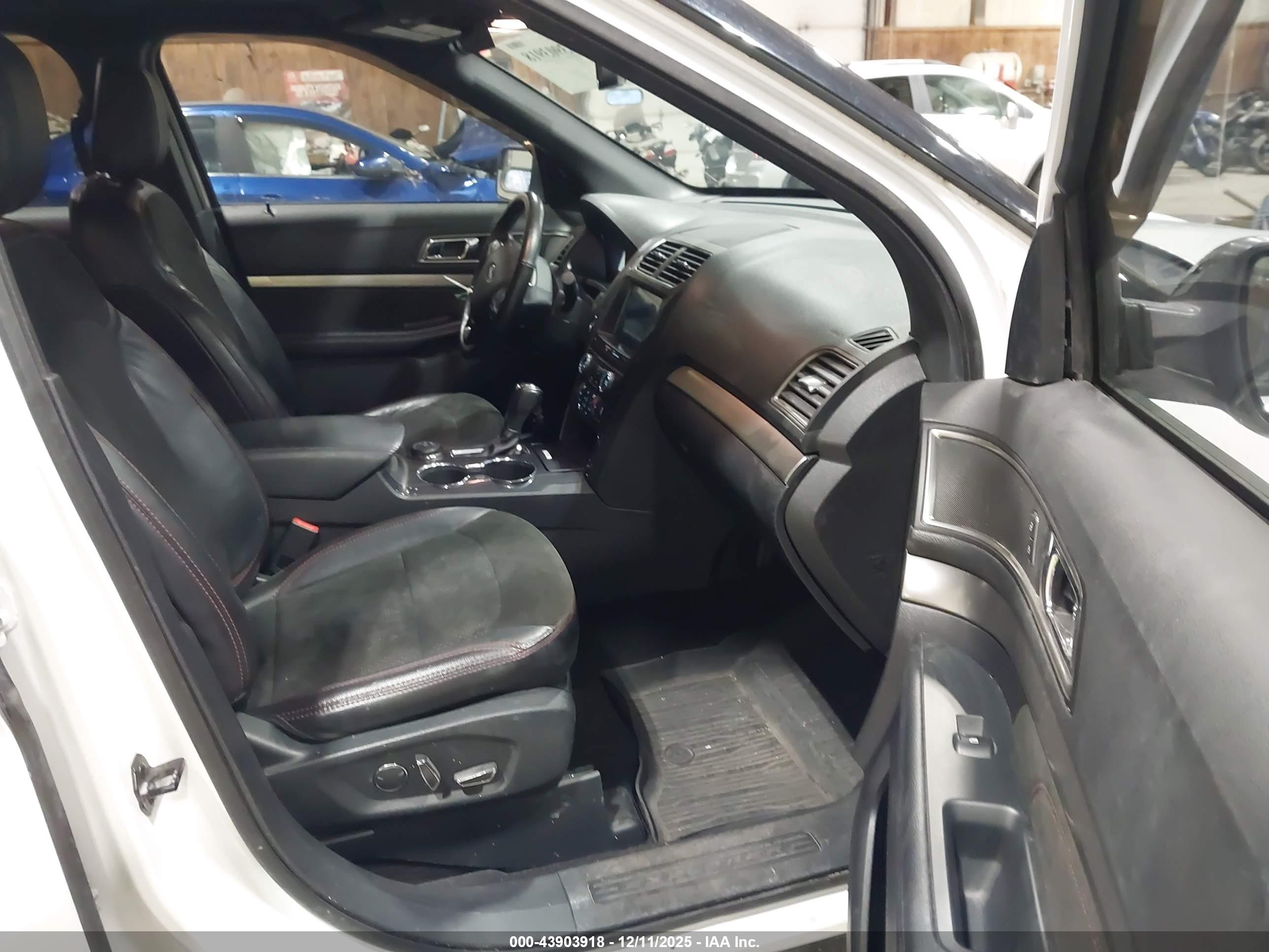 FORD EXPLORER image 5