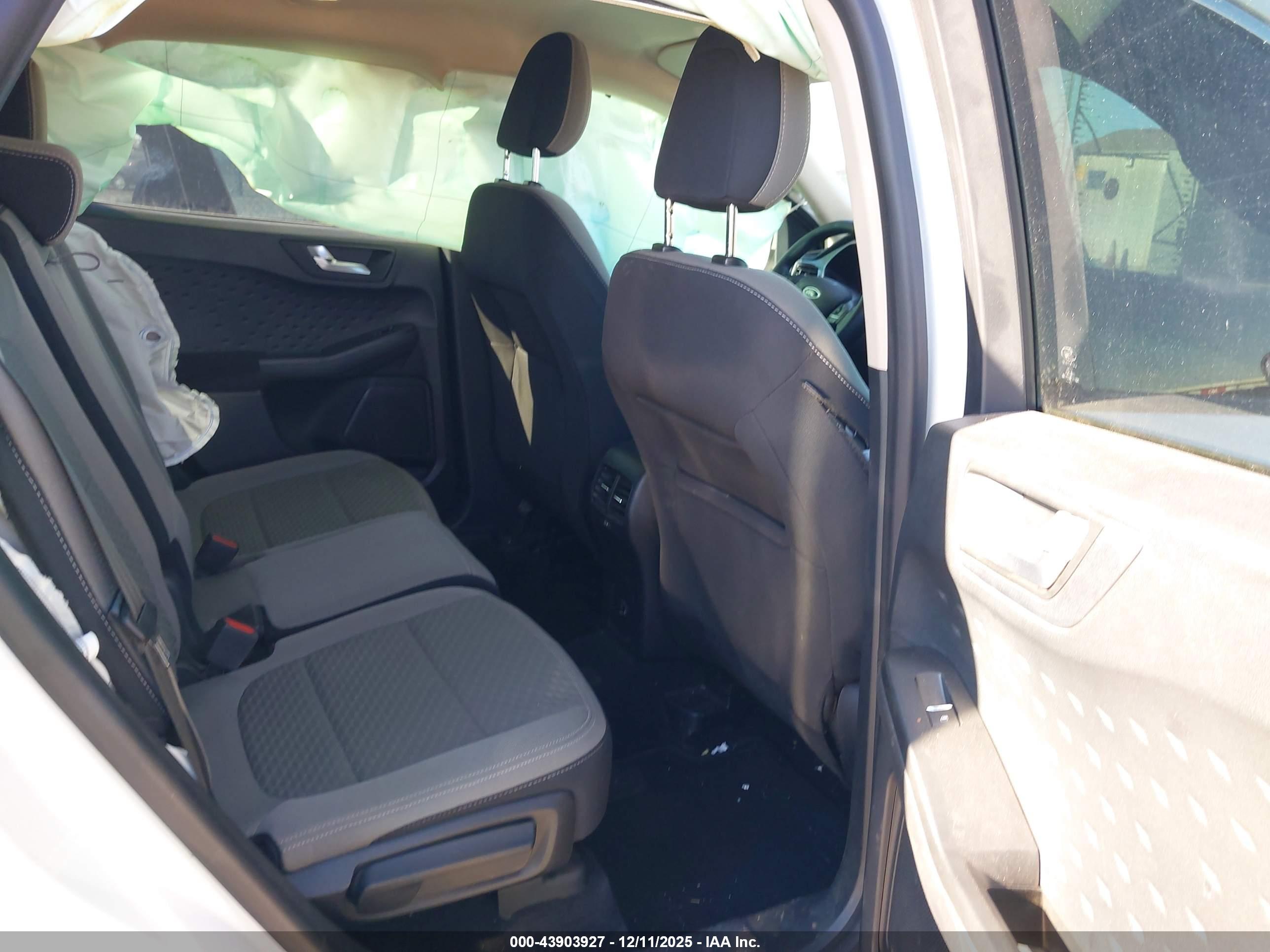 FORD ESCAPE image 8
