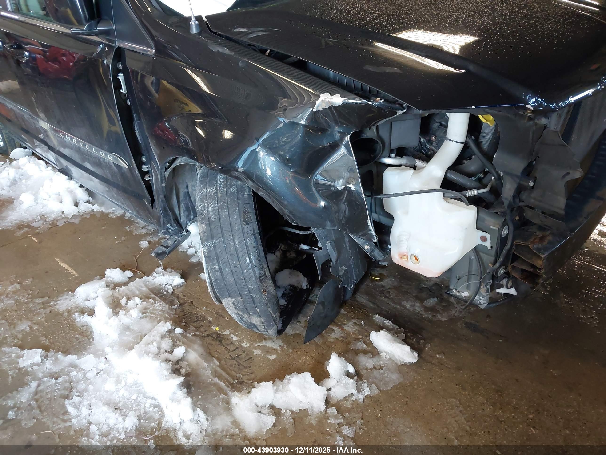 CHRYSLER TOWN image 6