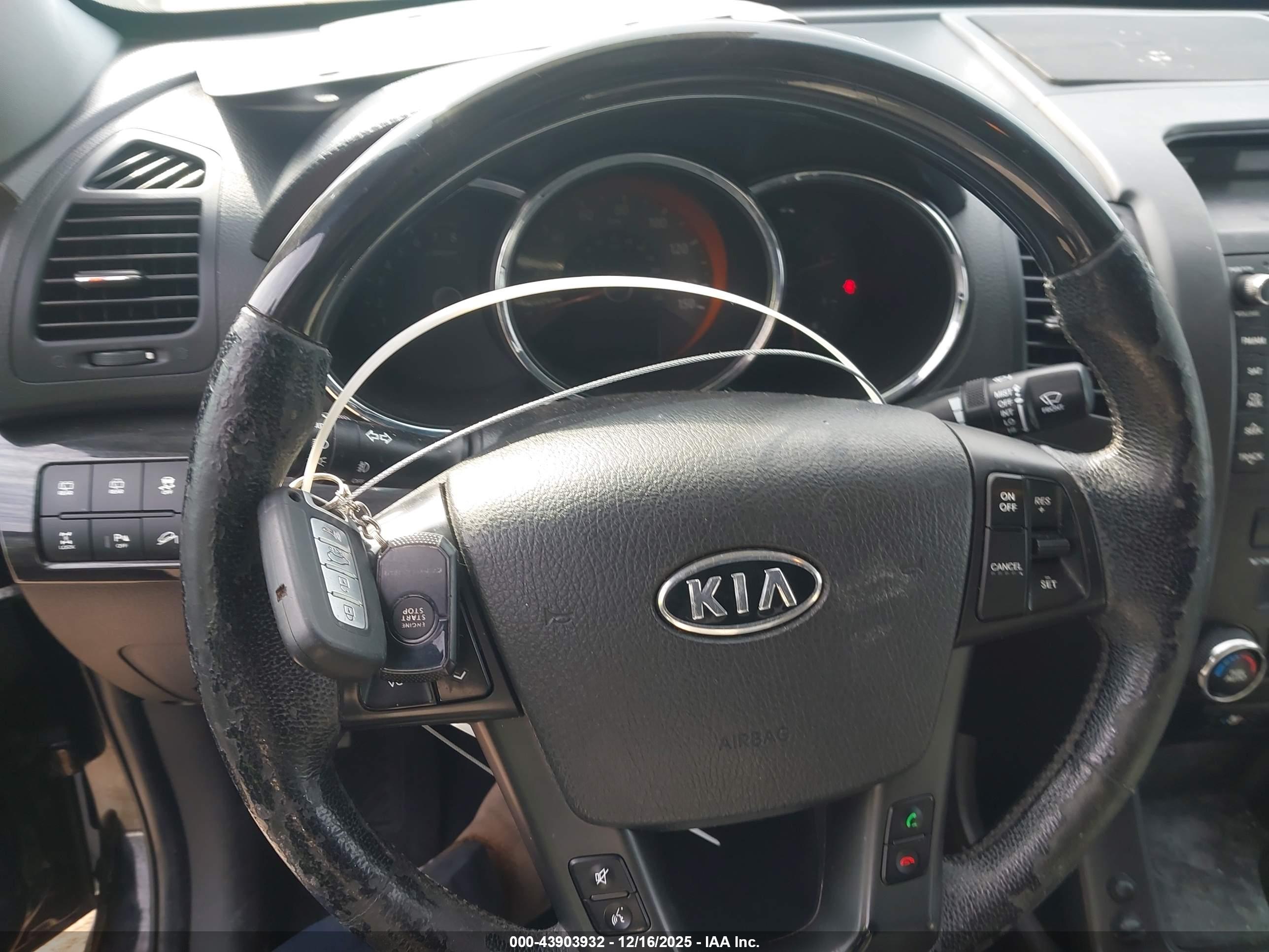 KIA SORENTO image 11