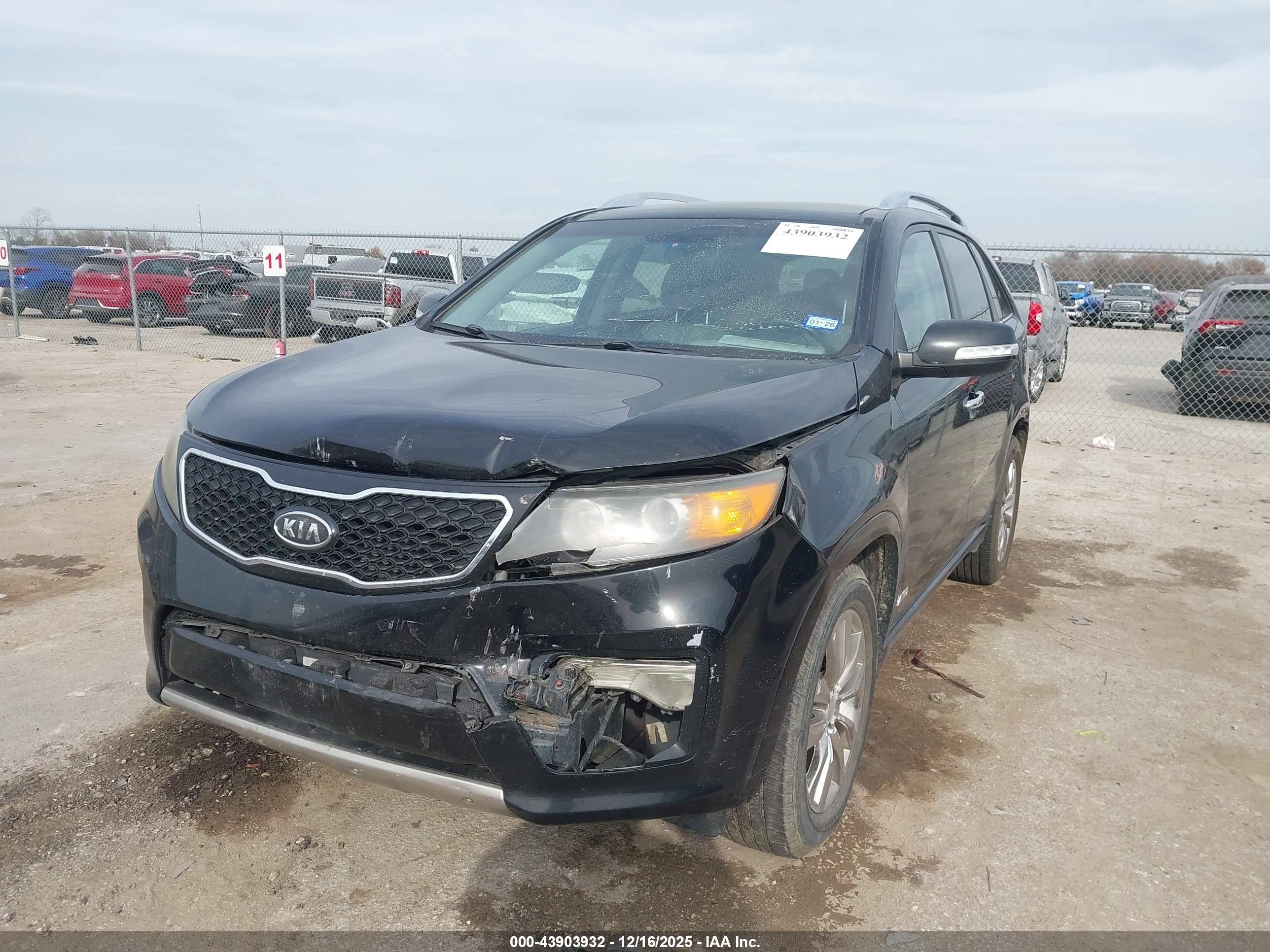 KIA SORENTO image 2