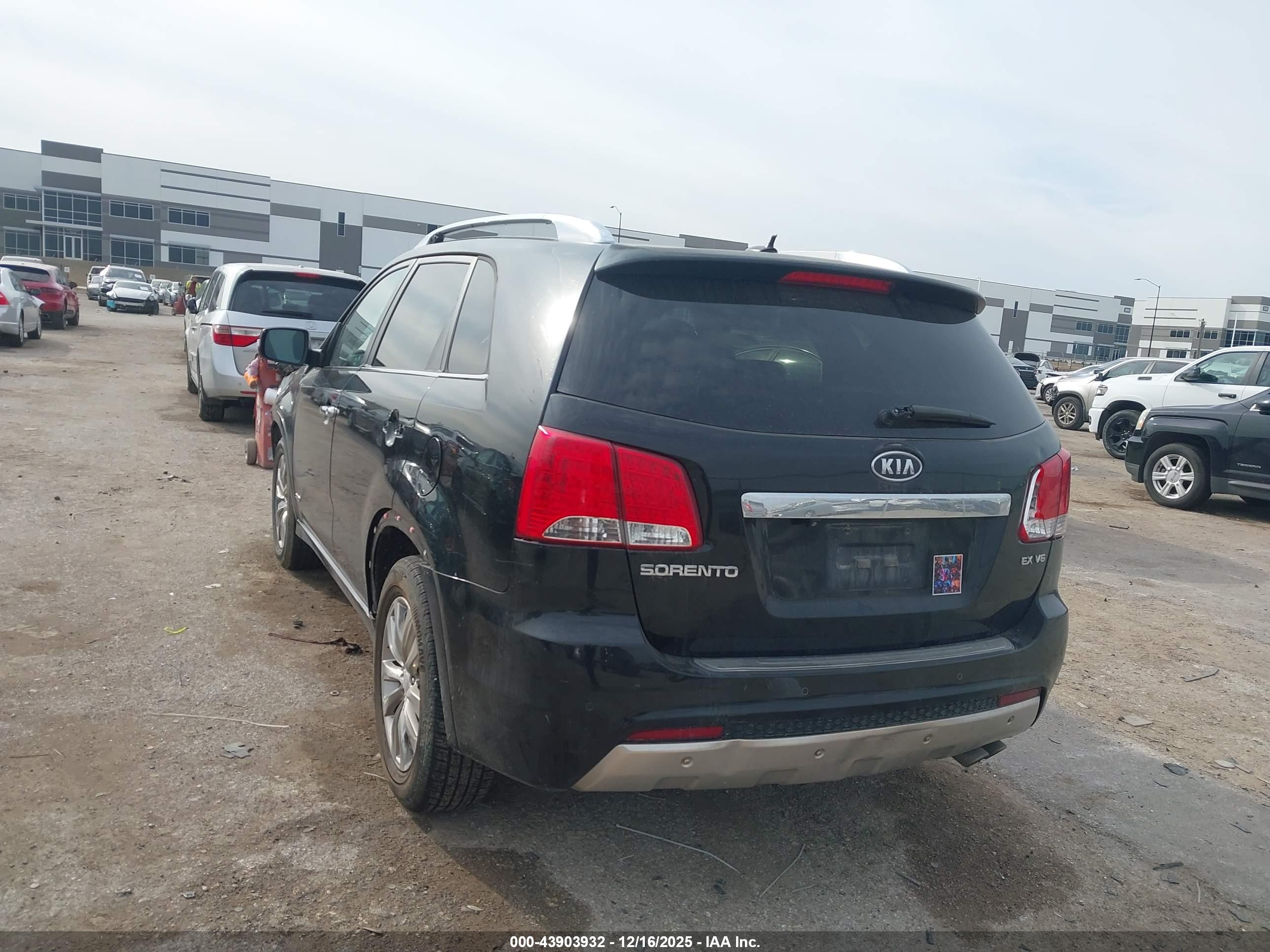 KIA SORENTO image 3