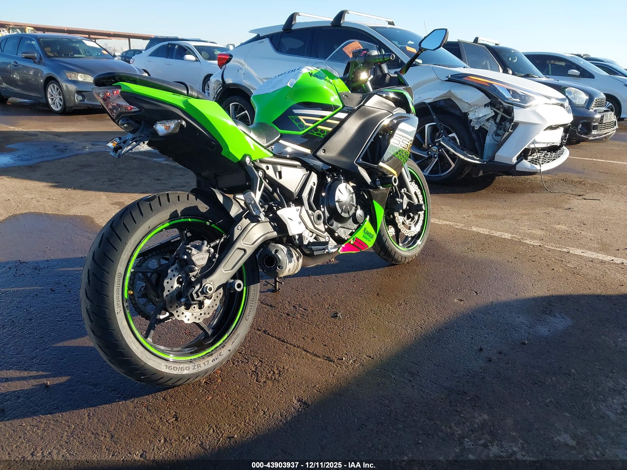 KAWASAKI EX650 image 4