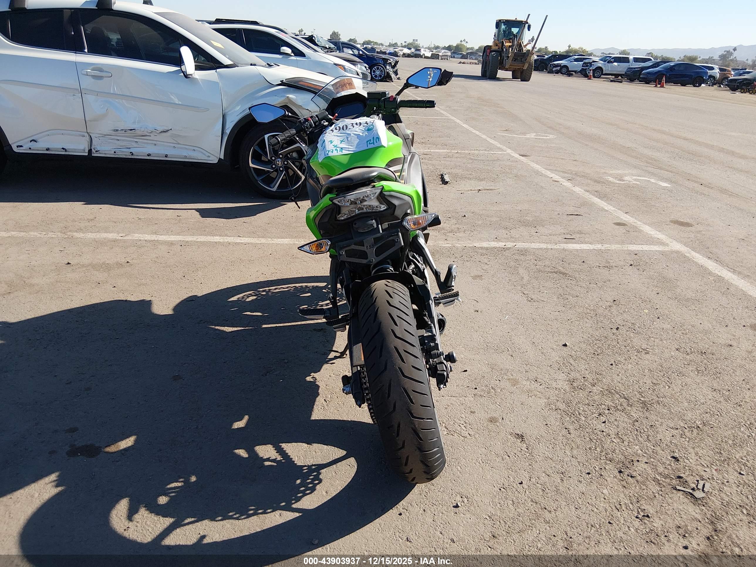 KAWASAKI EX650 image 6