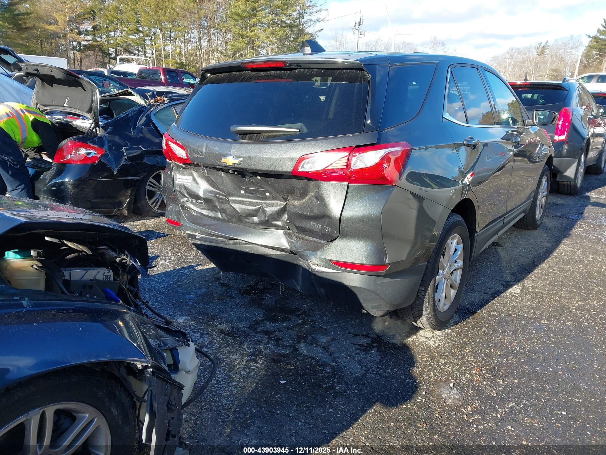 CHEVROLET EQUINOX image 4