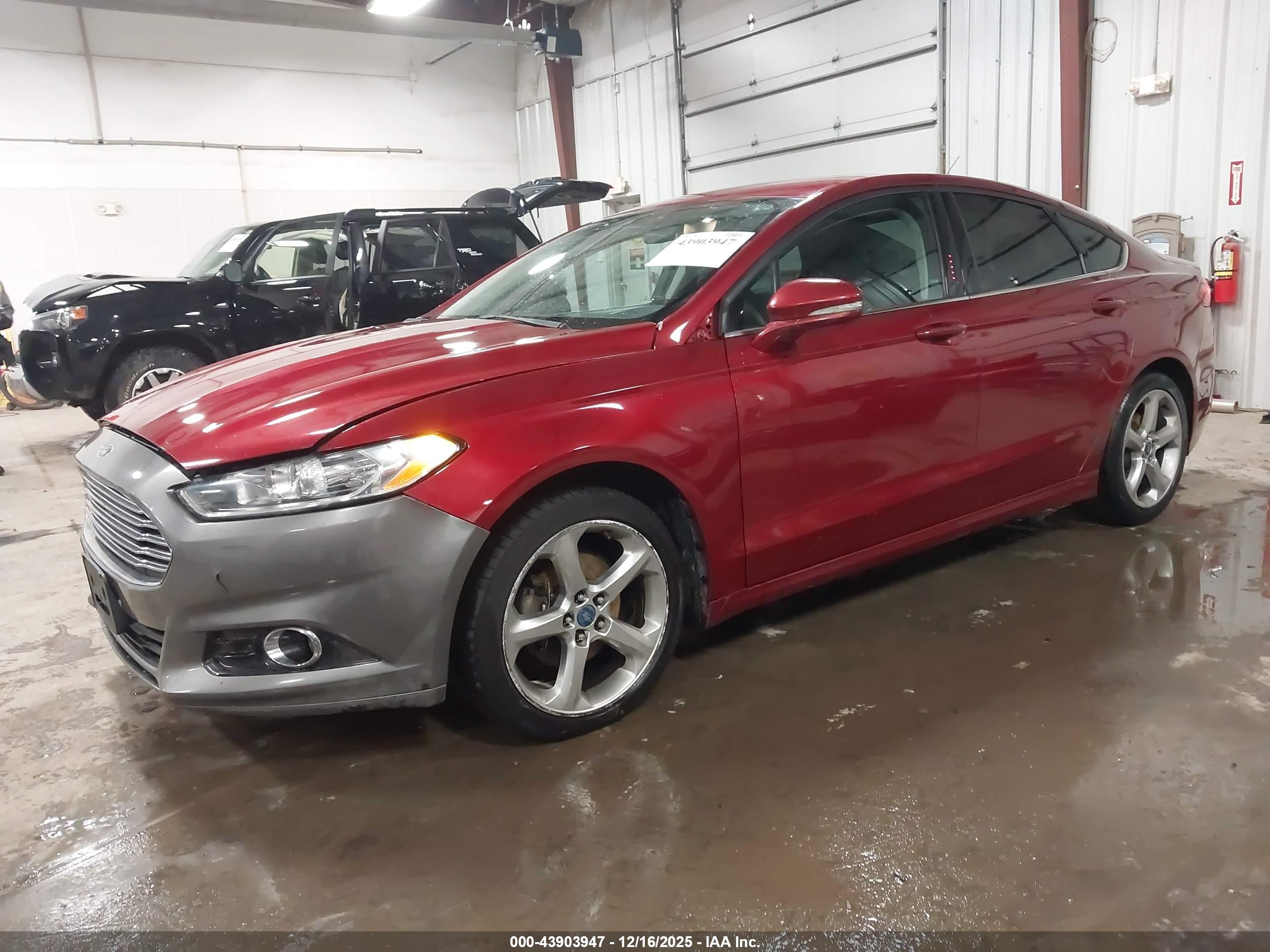 FORD FUSION image 2