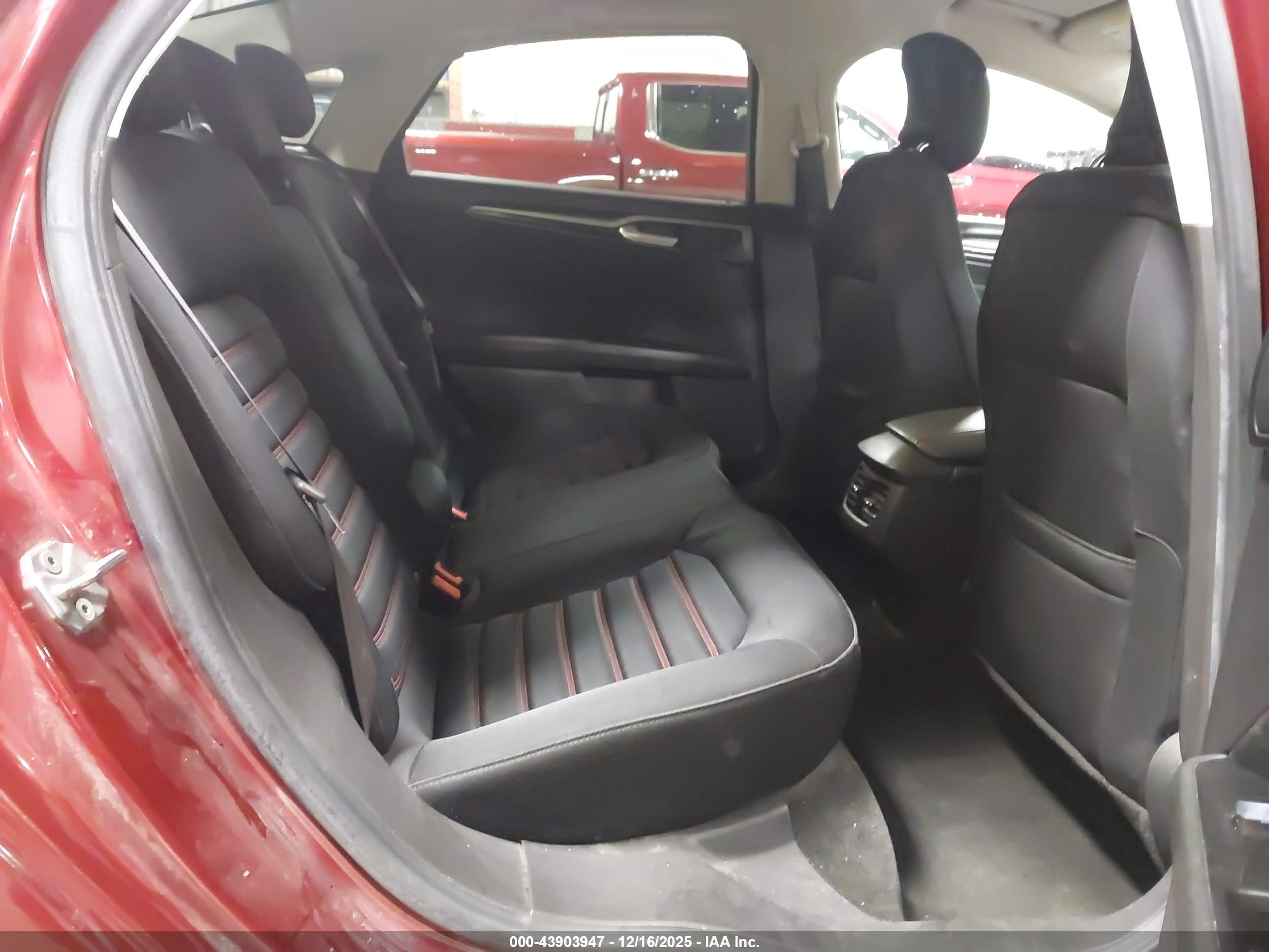 FORD FUSION image 8