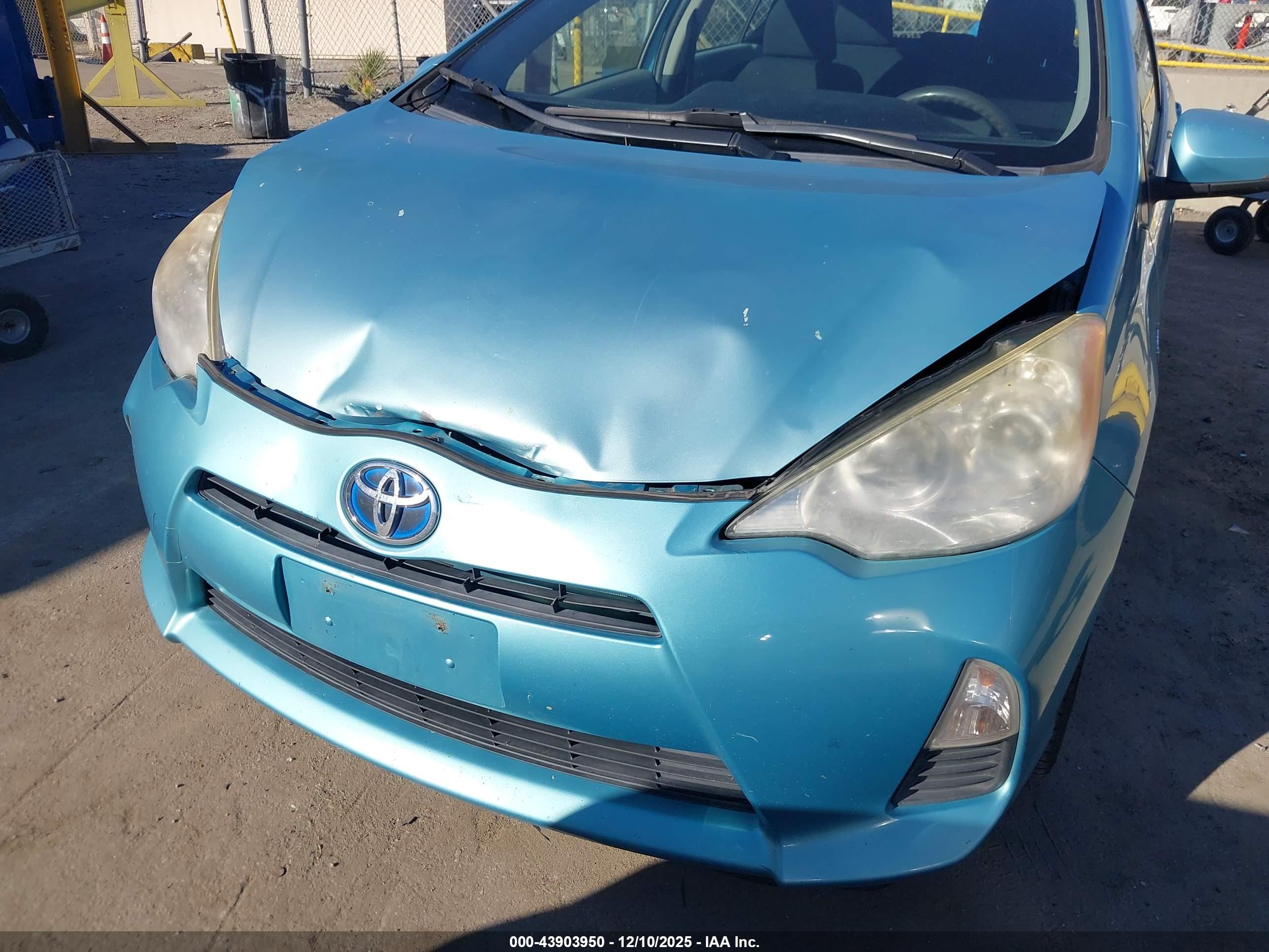 TOYOTA PRIUS image 6