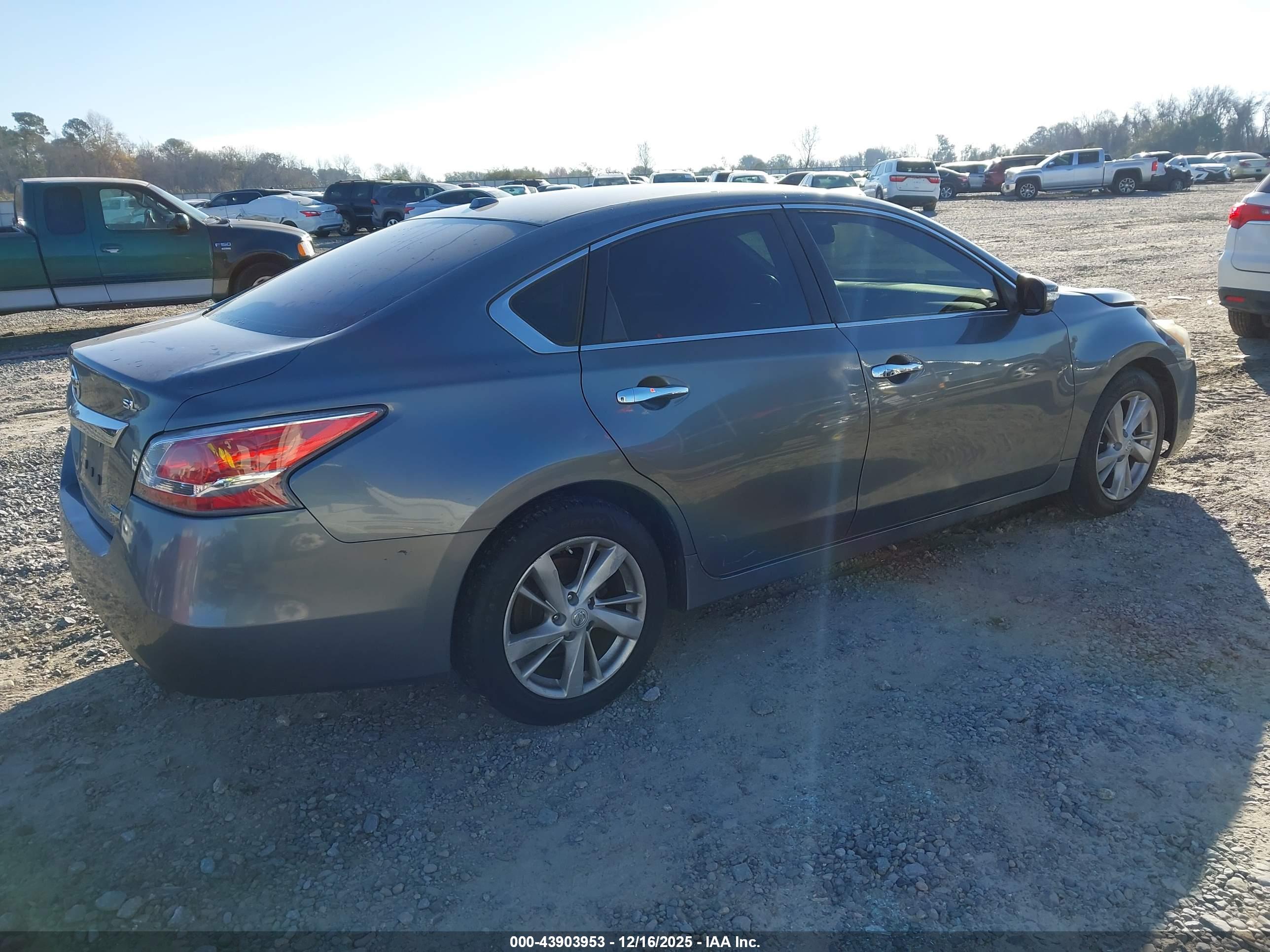 NISSAN ALTIMA image 4