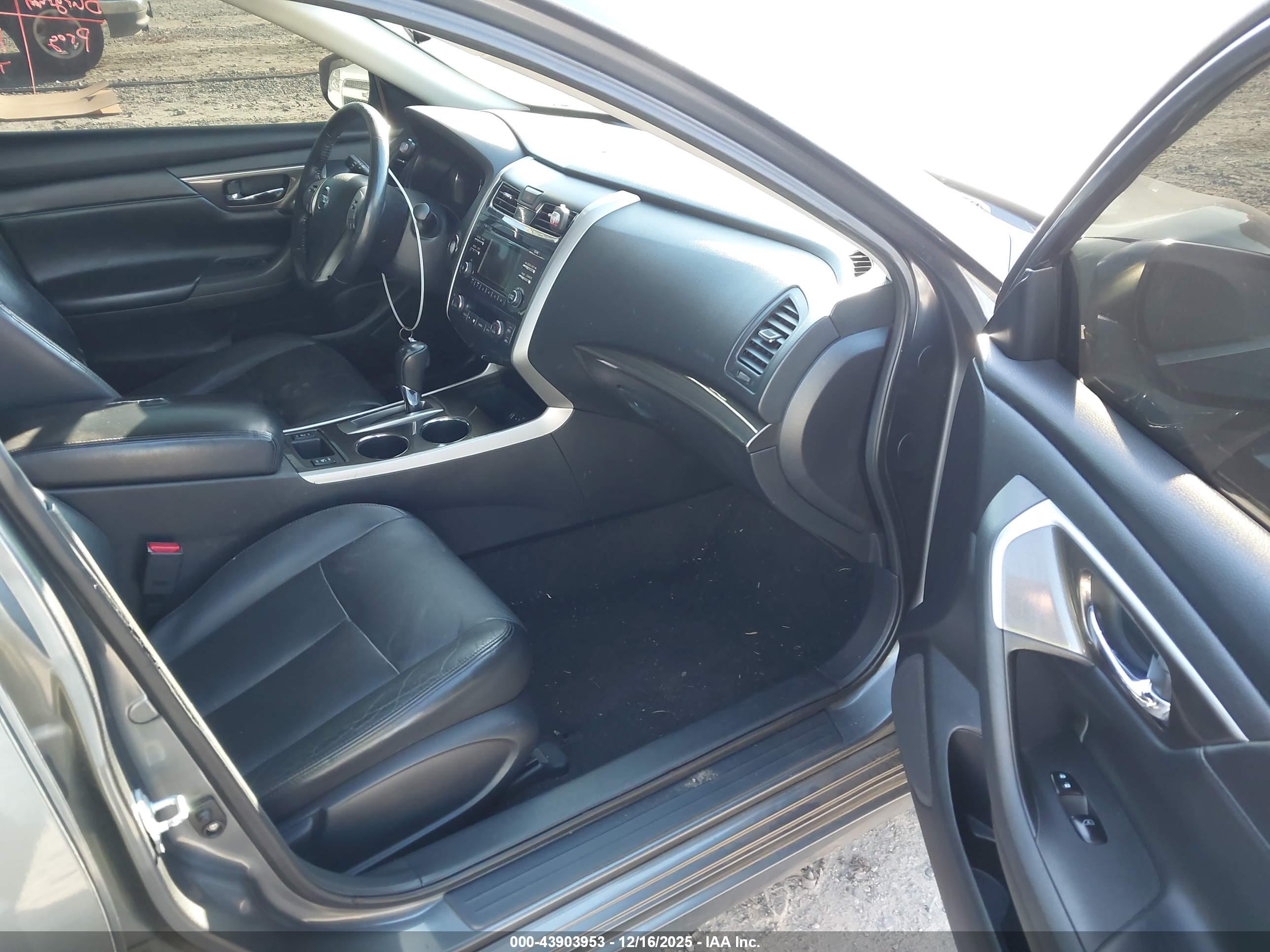 NISSAN ALTIMA image 5