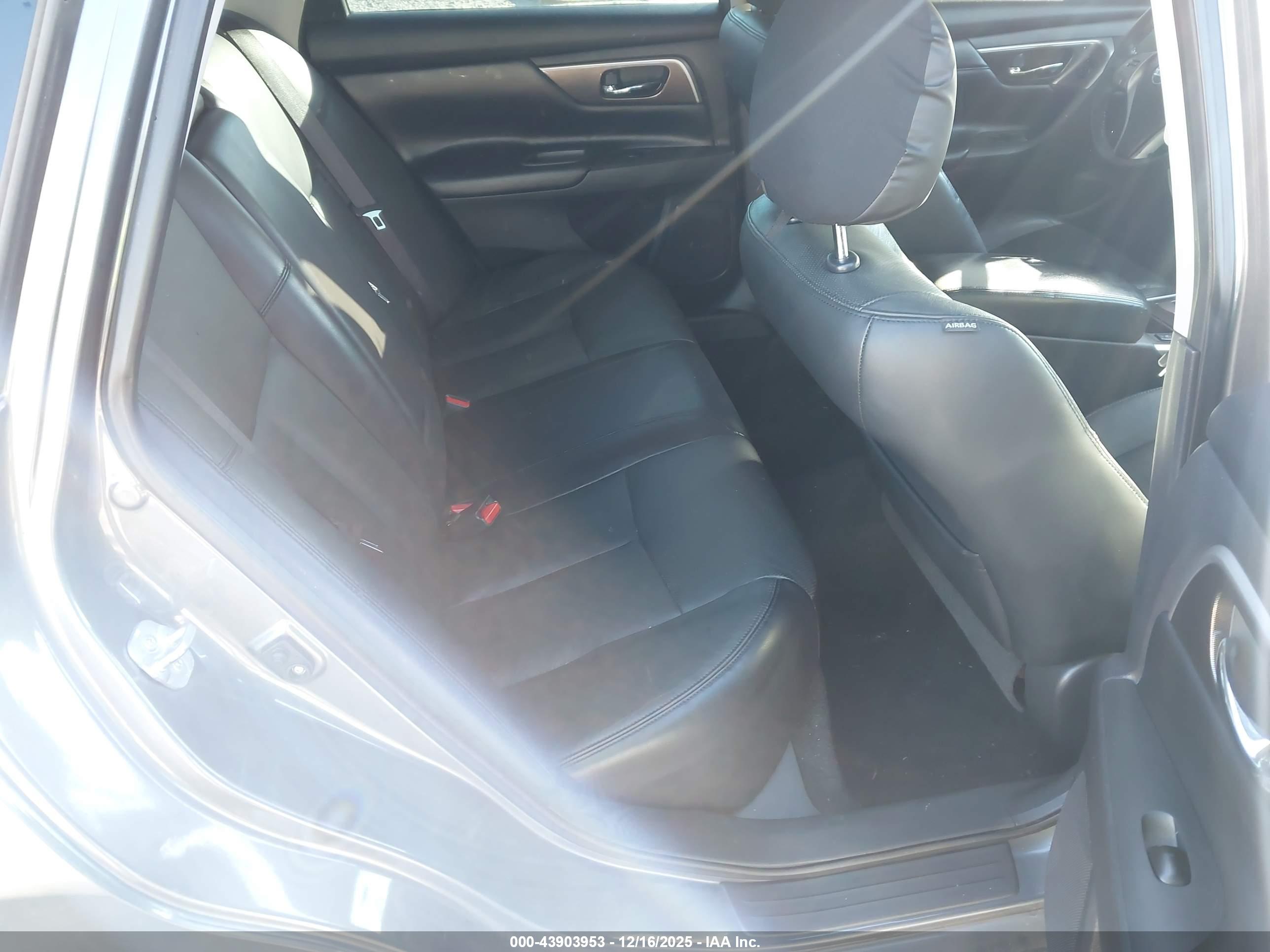 NISSAN ALTIMA image 8