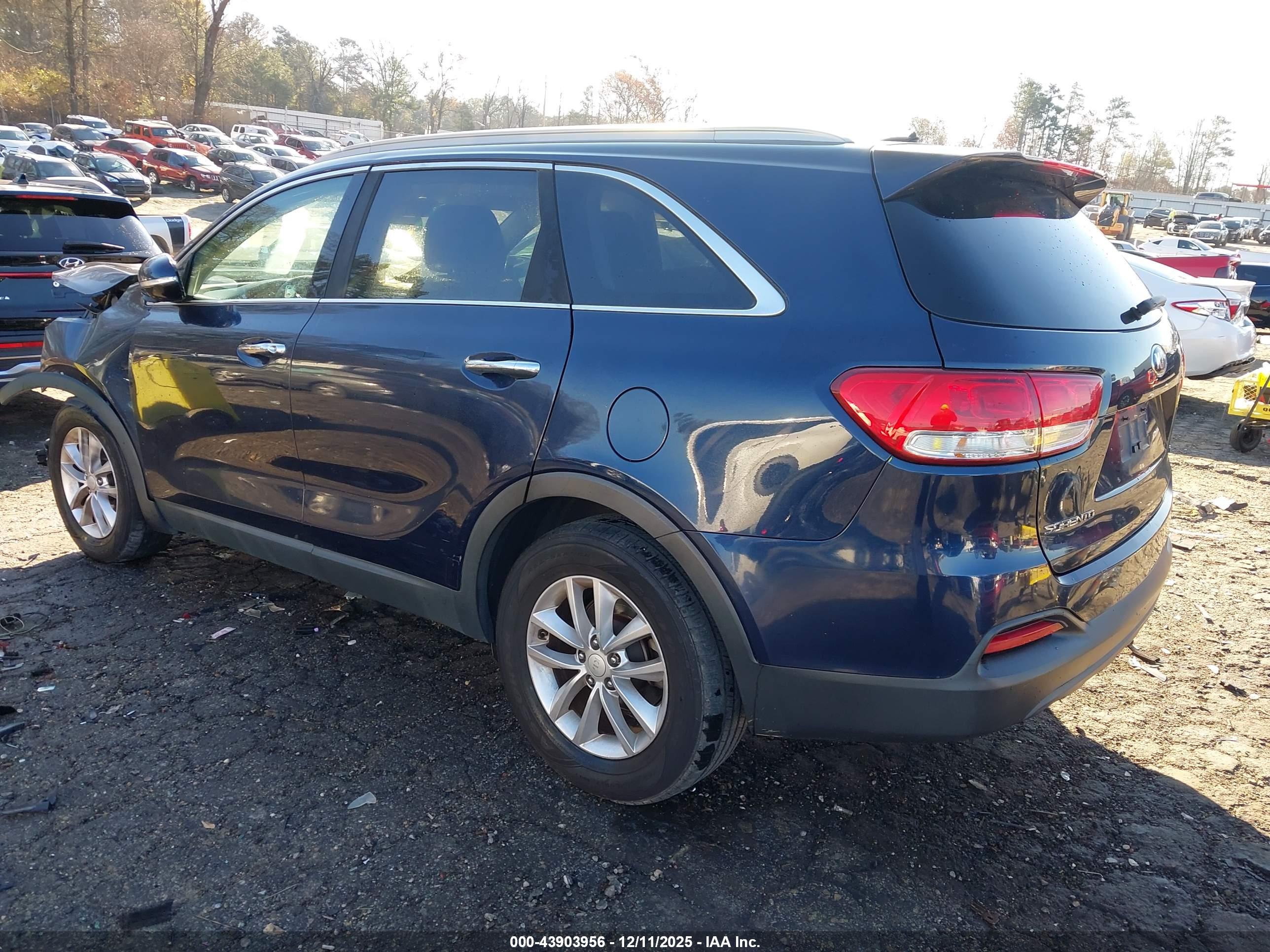 KIA SORENTO image 3