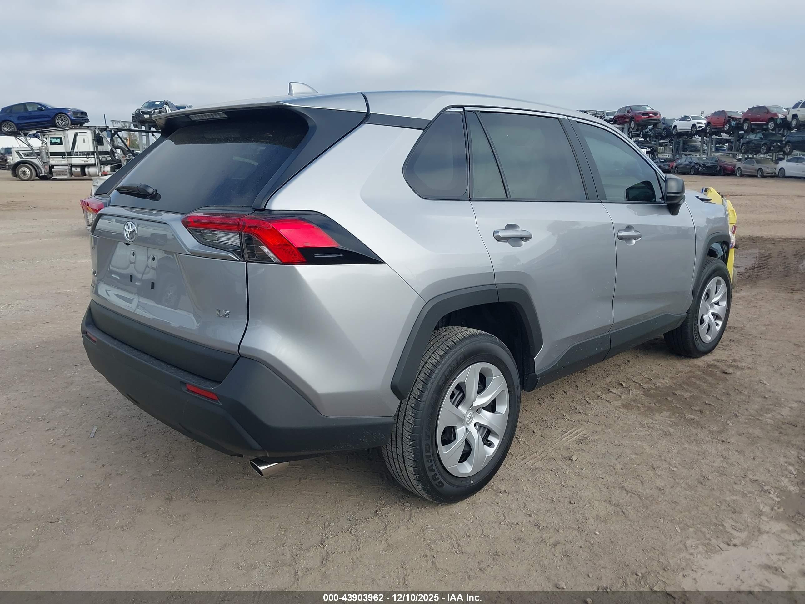TOYOTA RAV4 image 4