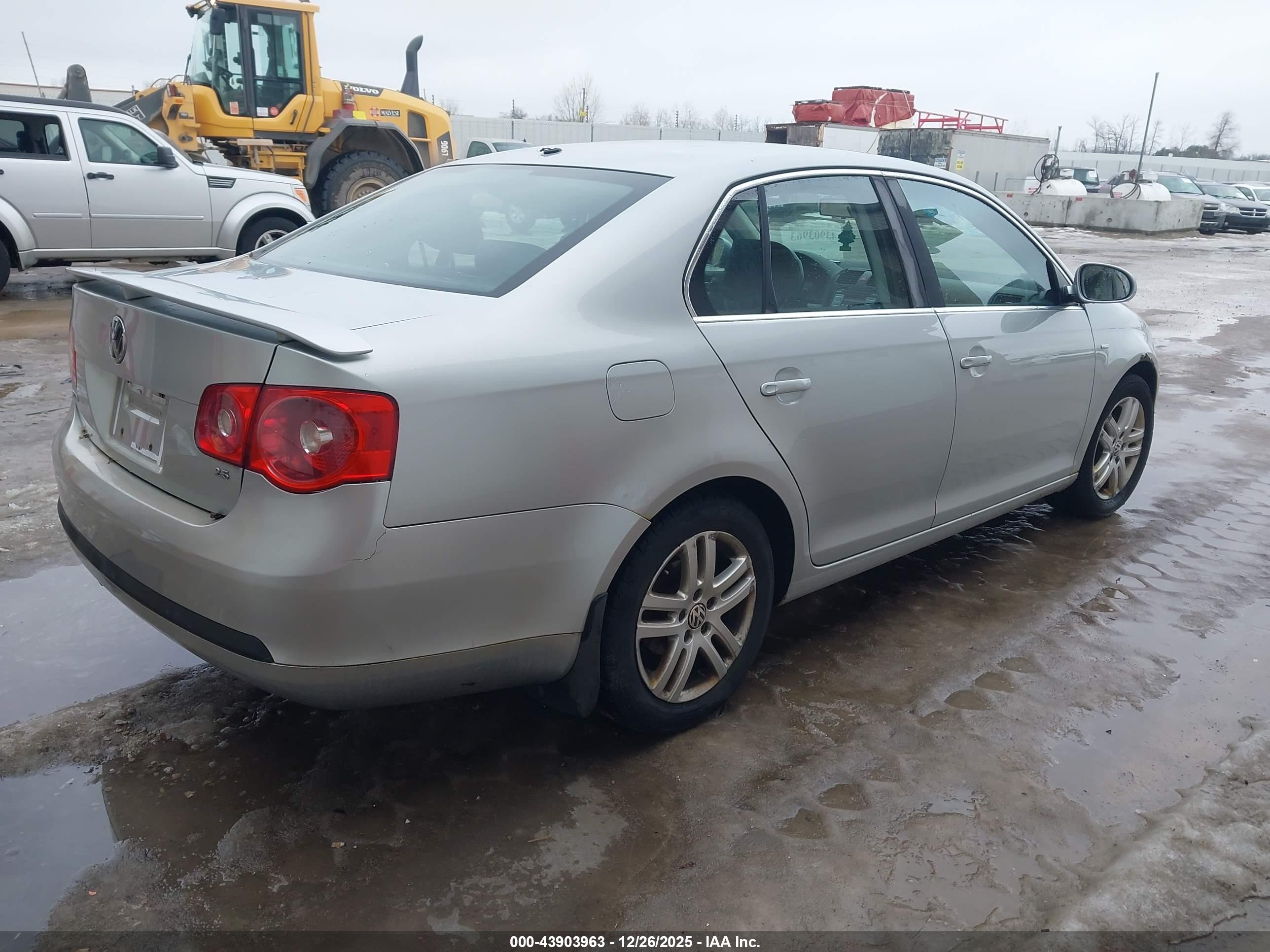 VOLKSWAGEN JETTA image 4