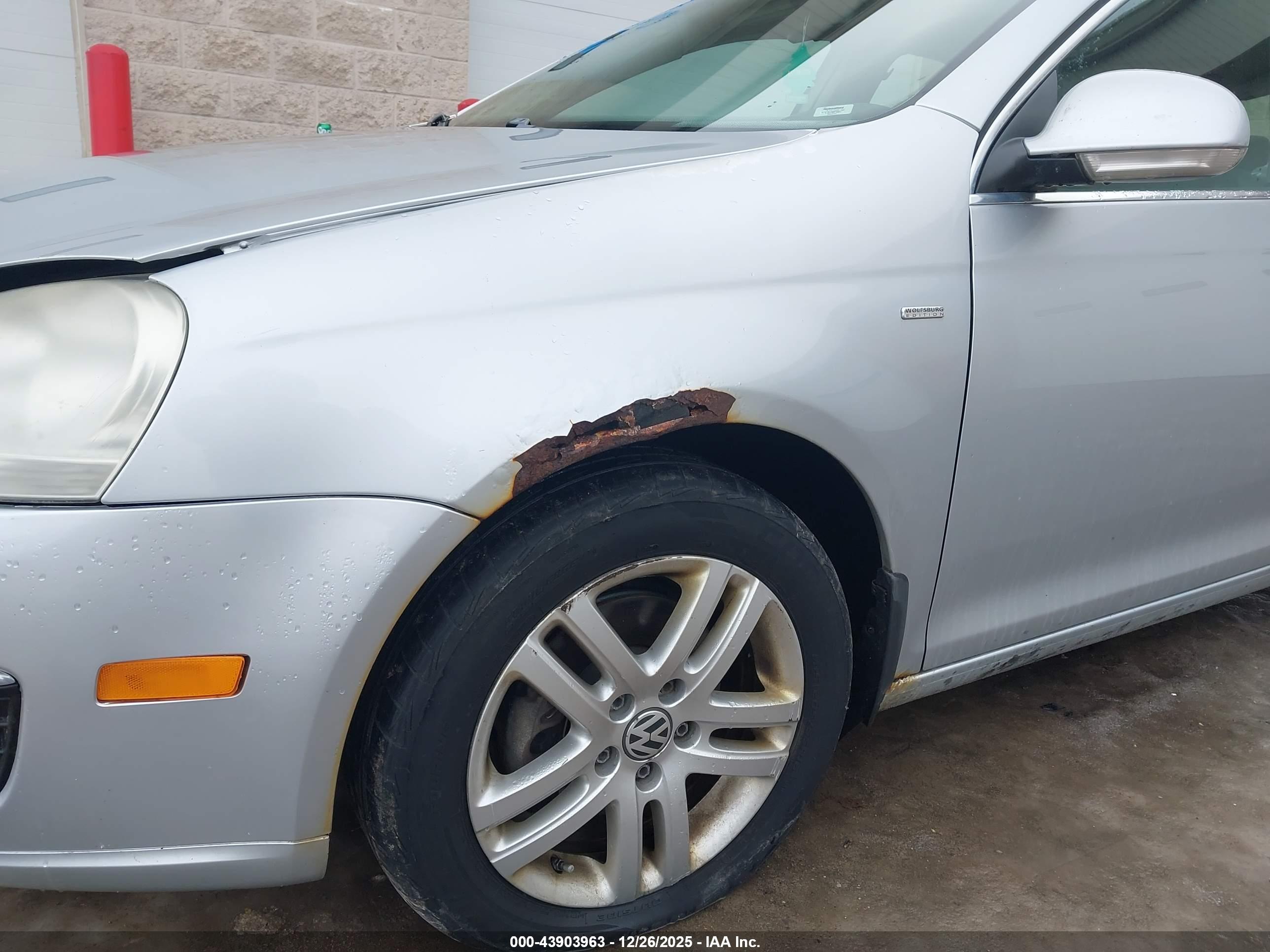 VOLKSWAGEN JETTA image 6