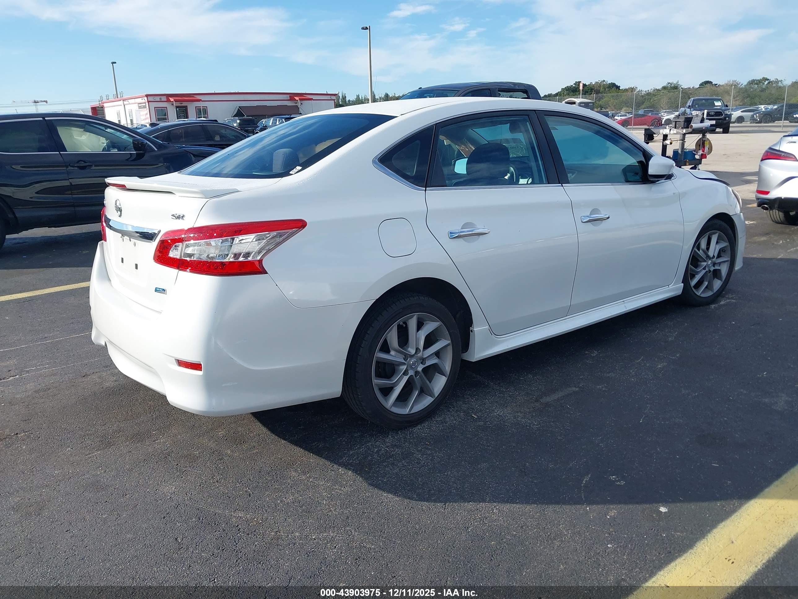 NISSAN SENTRA image 4