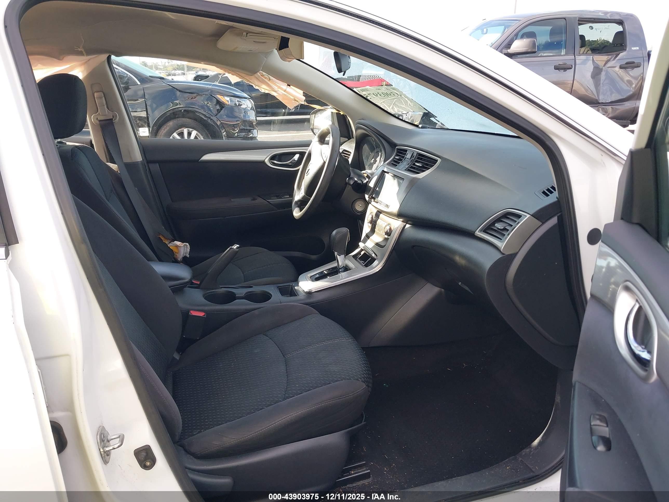 NISSAN SENTRA image 5