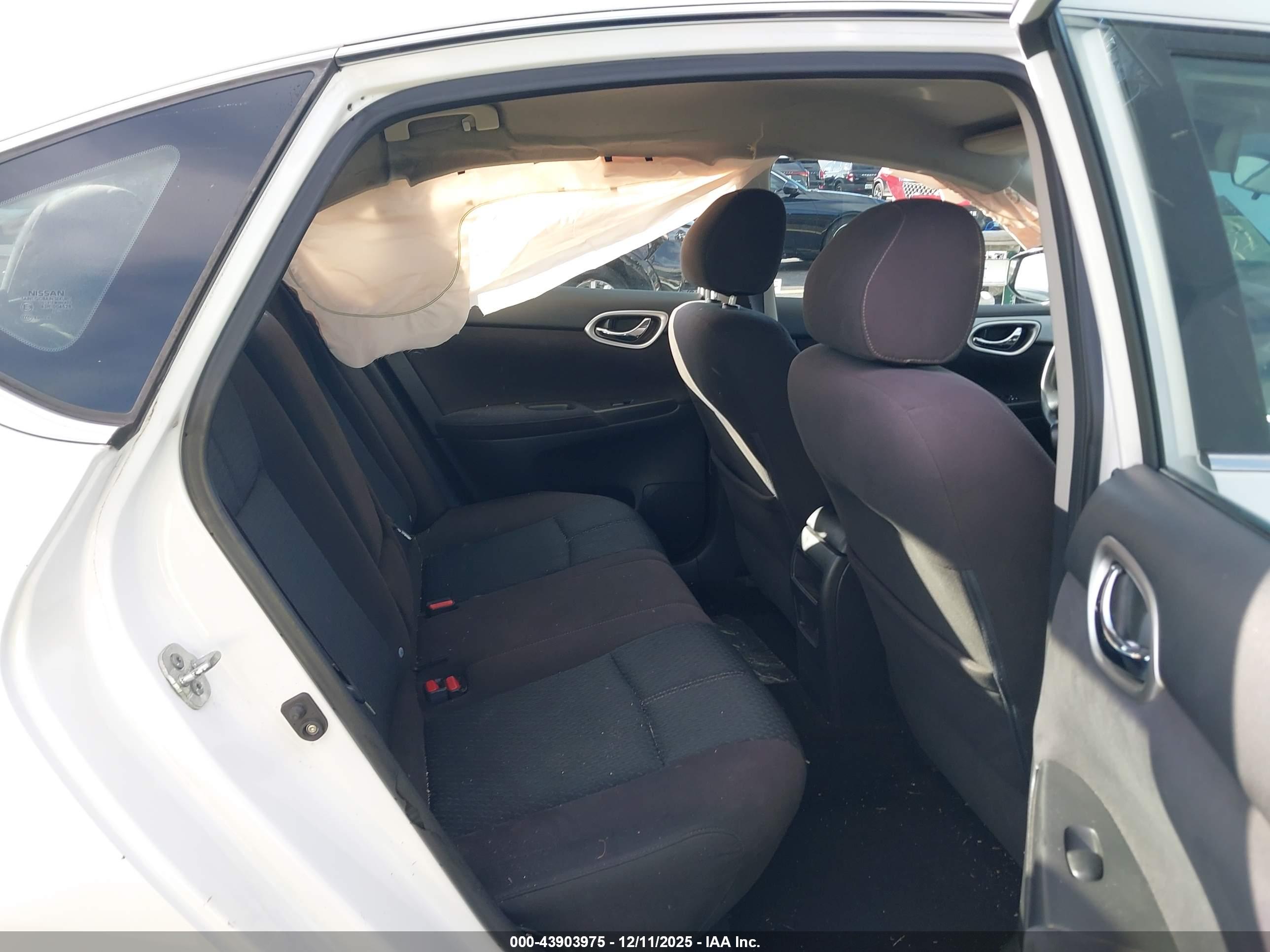 NISSAN SENTRA image 8