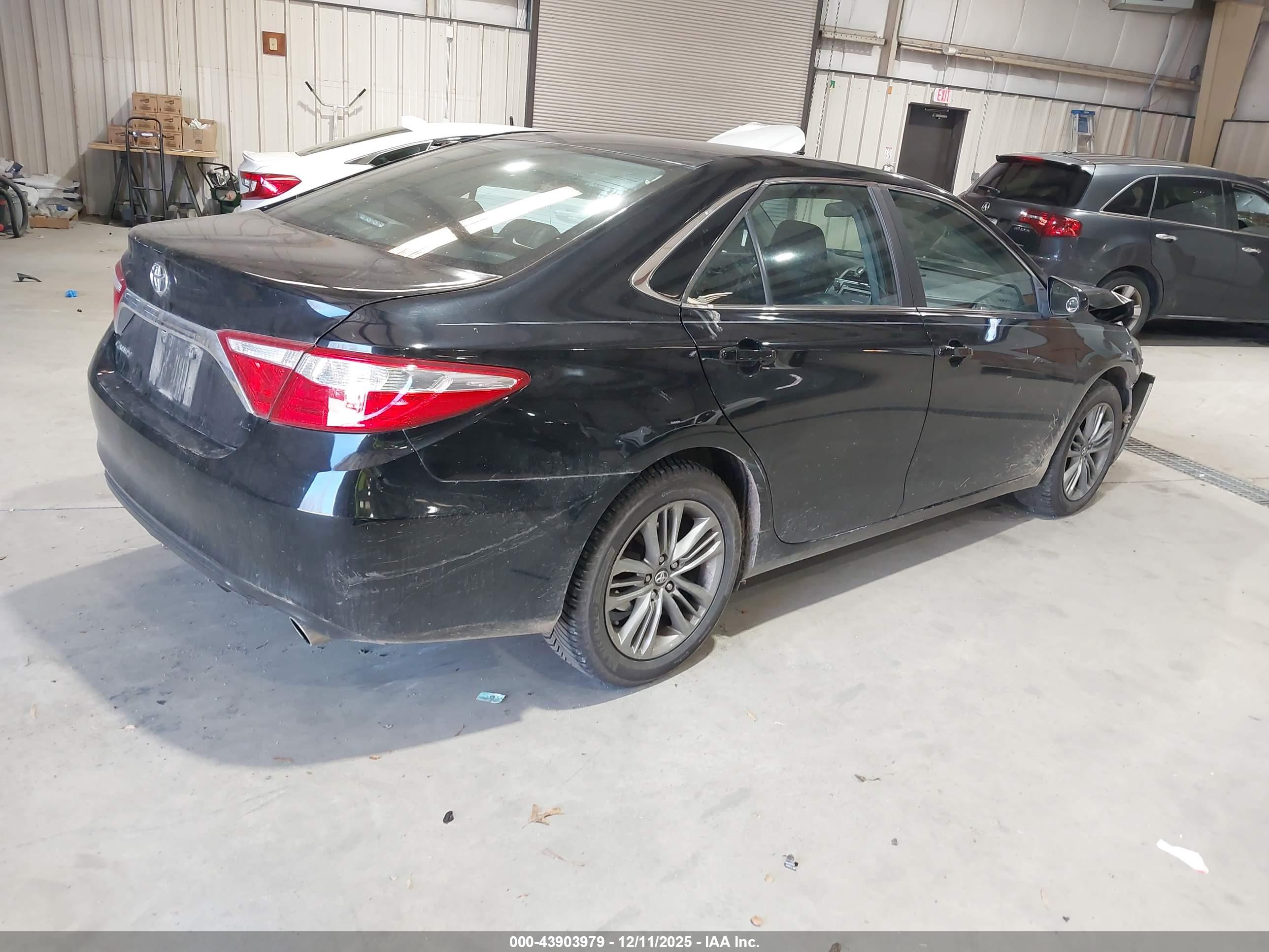 TOYOTA CAMRY image 4