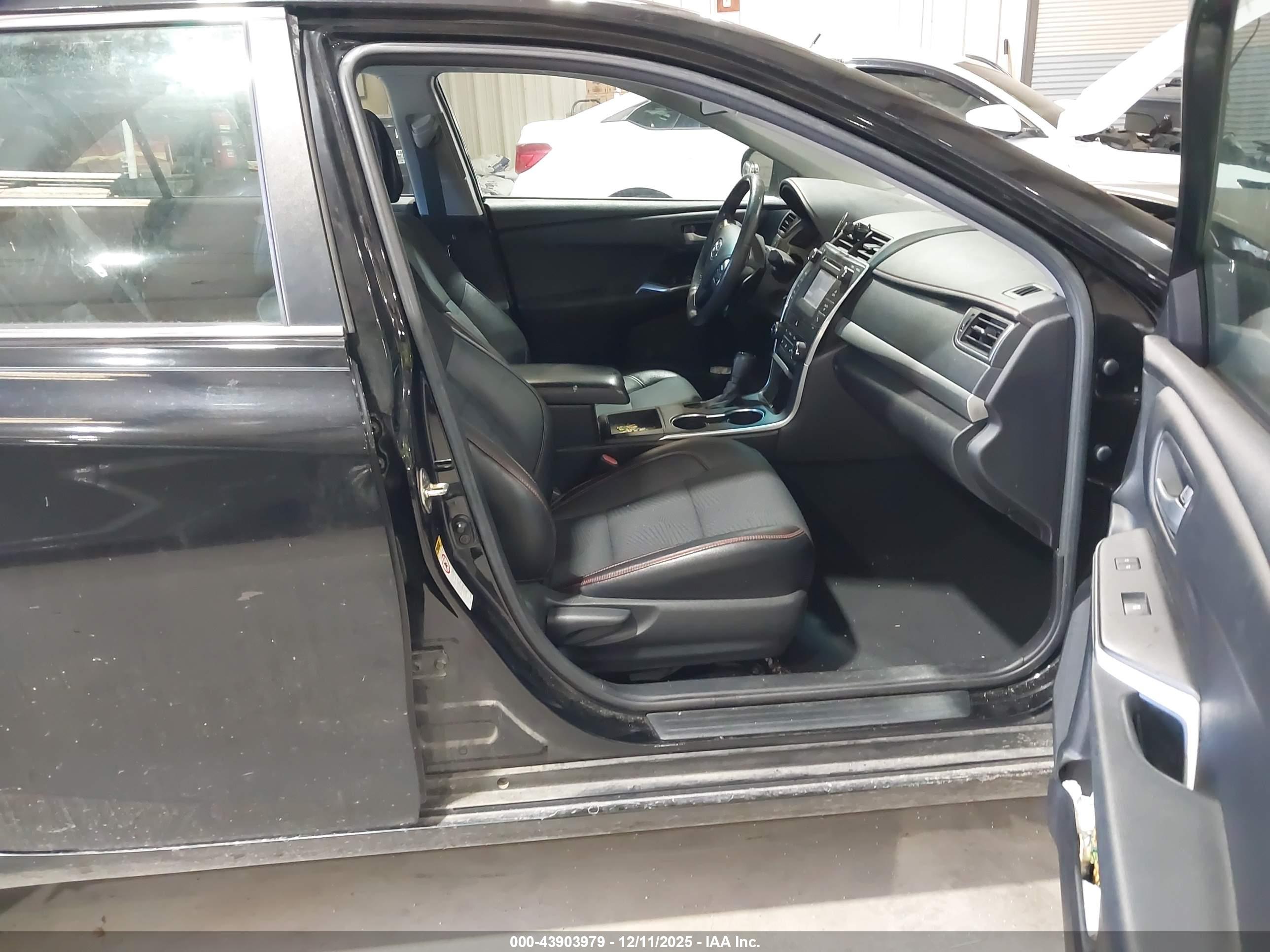 TOYOTA CAMRY image 5