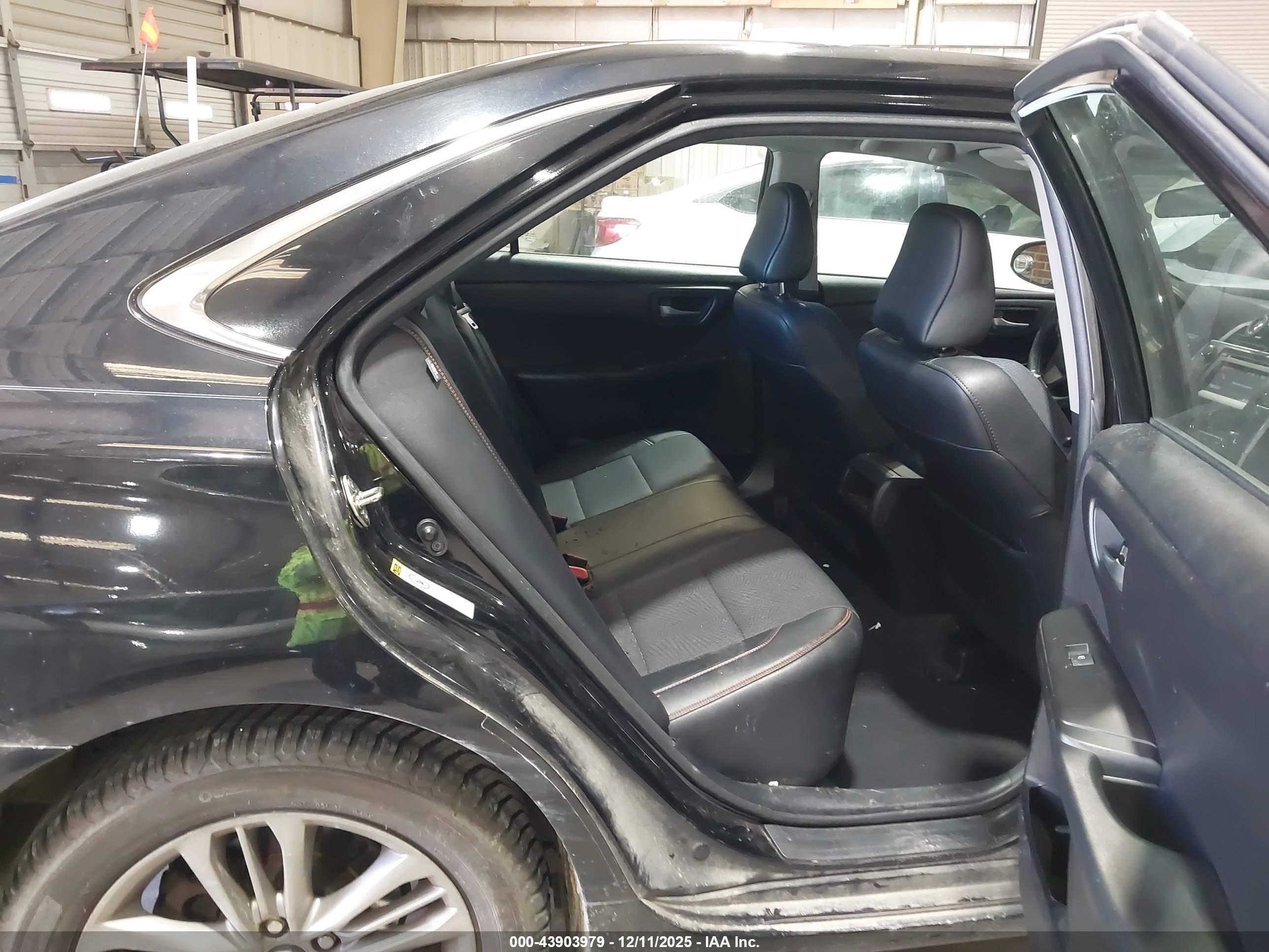 TOYOTA CAMRY image 8