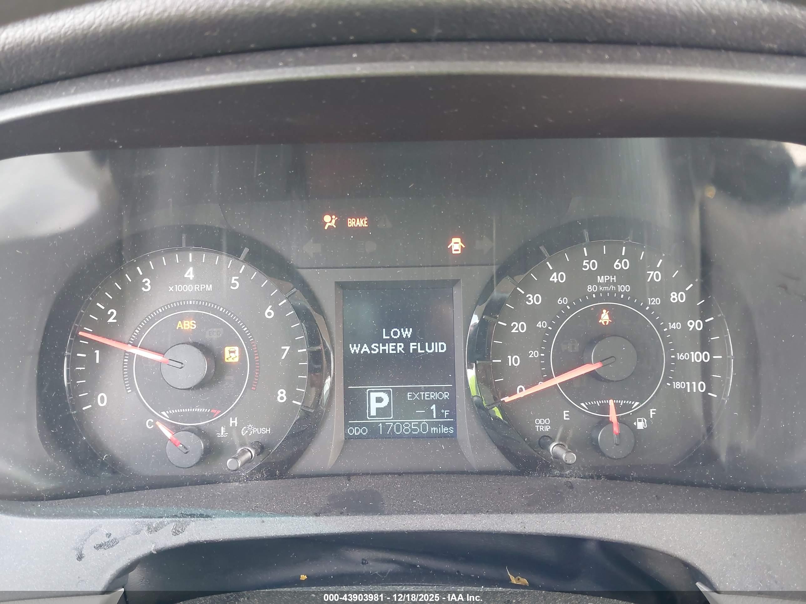 TOYOTA SIENNA image 7